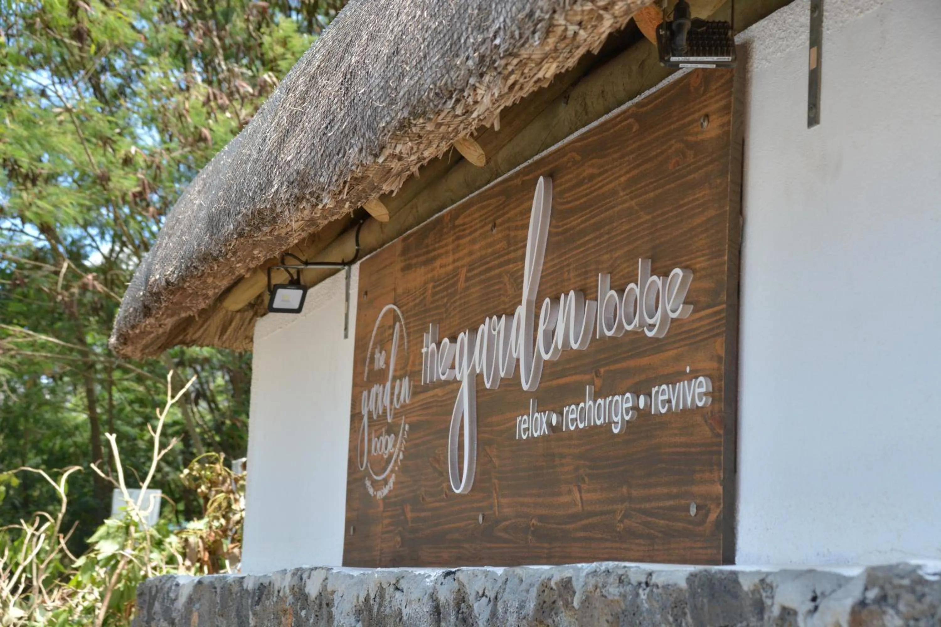 Facade/entrance in The Garden Lodge Pereybere - Piscine & Jardin