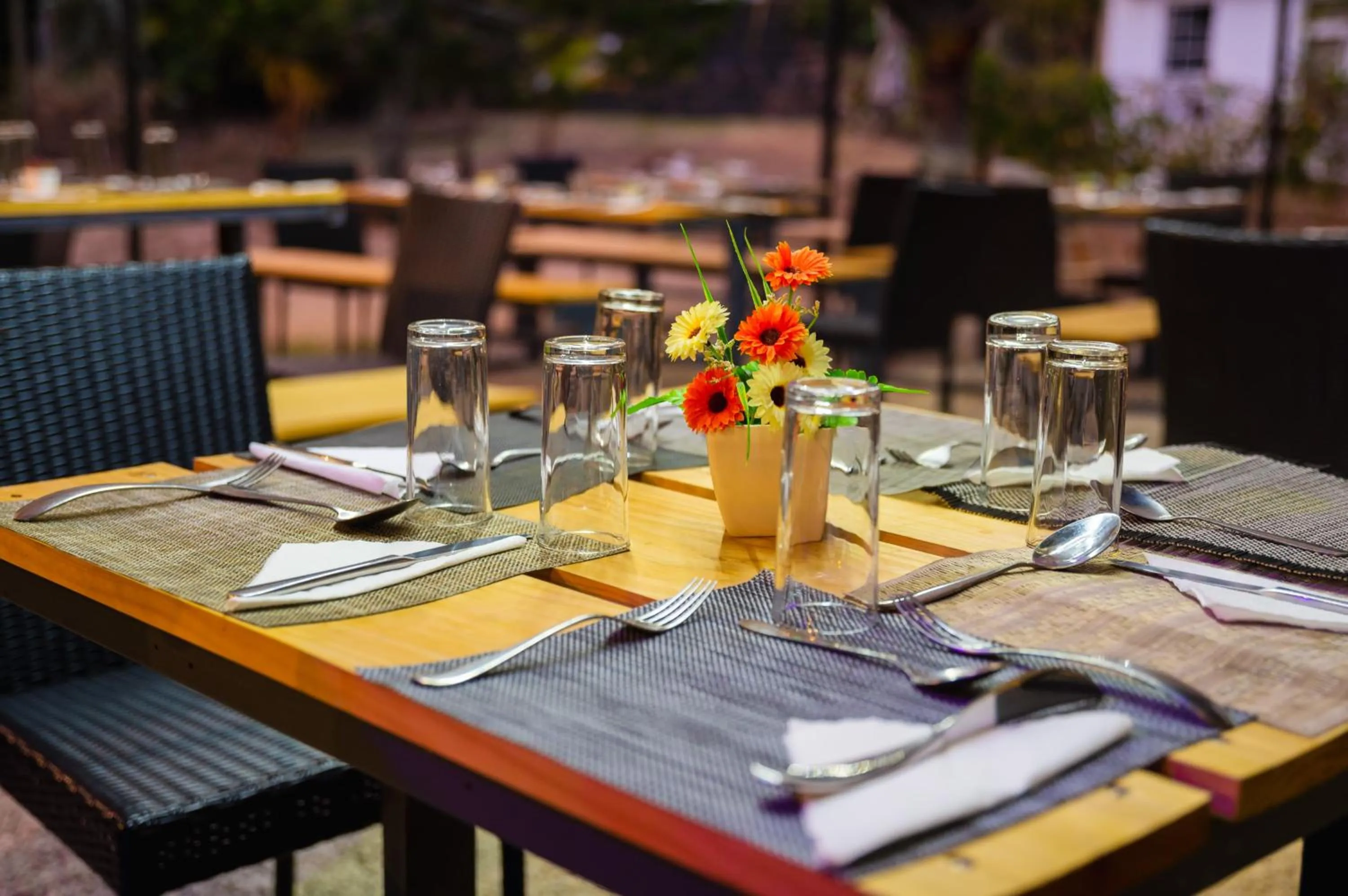 Restaurant/places to eat in The Garden Lodge Pereybere - Piscine & Jardin