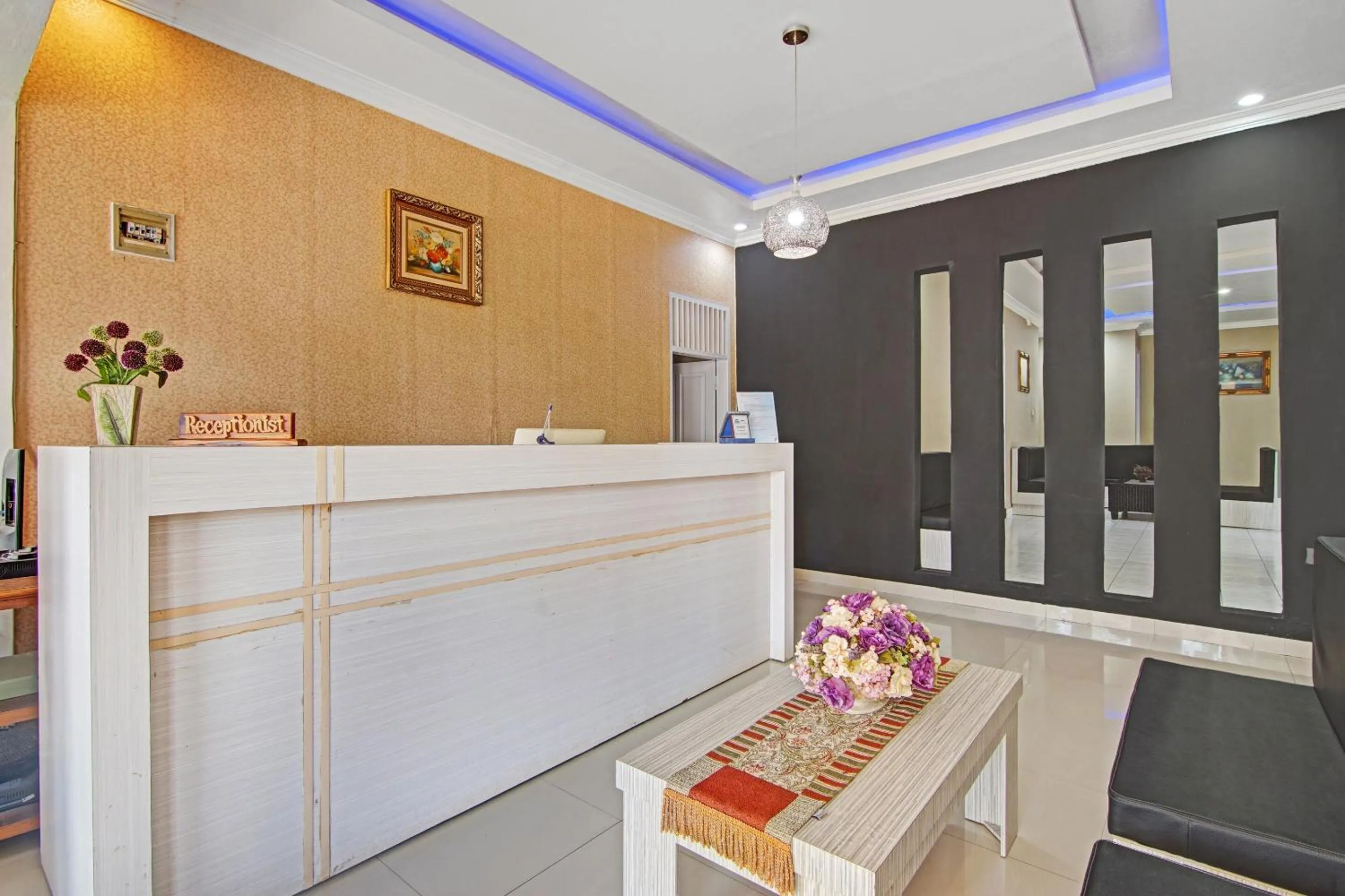 Lobby or reception in Hotel Shafira Pariaman Syariah Mitra RedDoorz