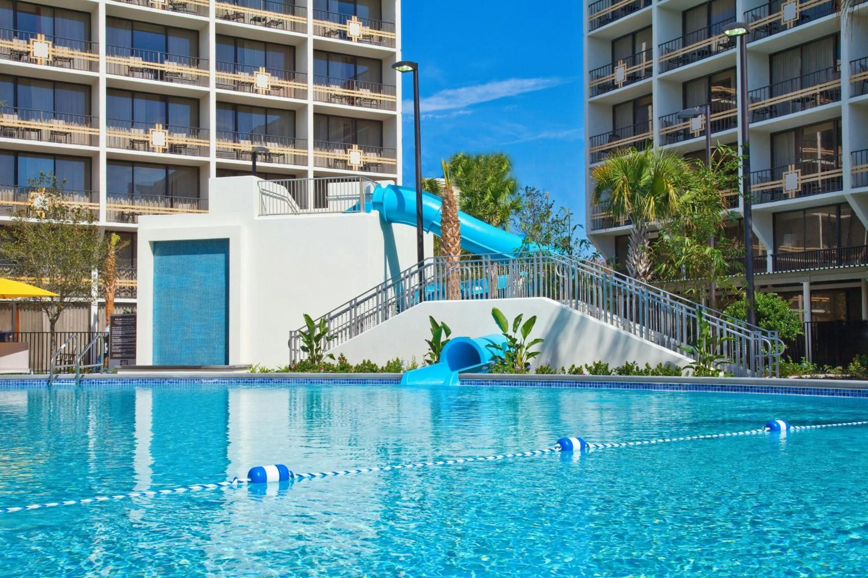 Swimming pool in Sheraton Orlando Lake Buena Vista Resort