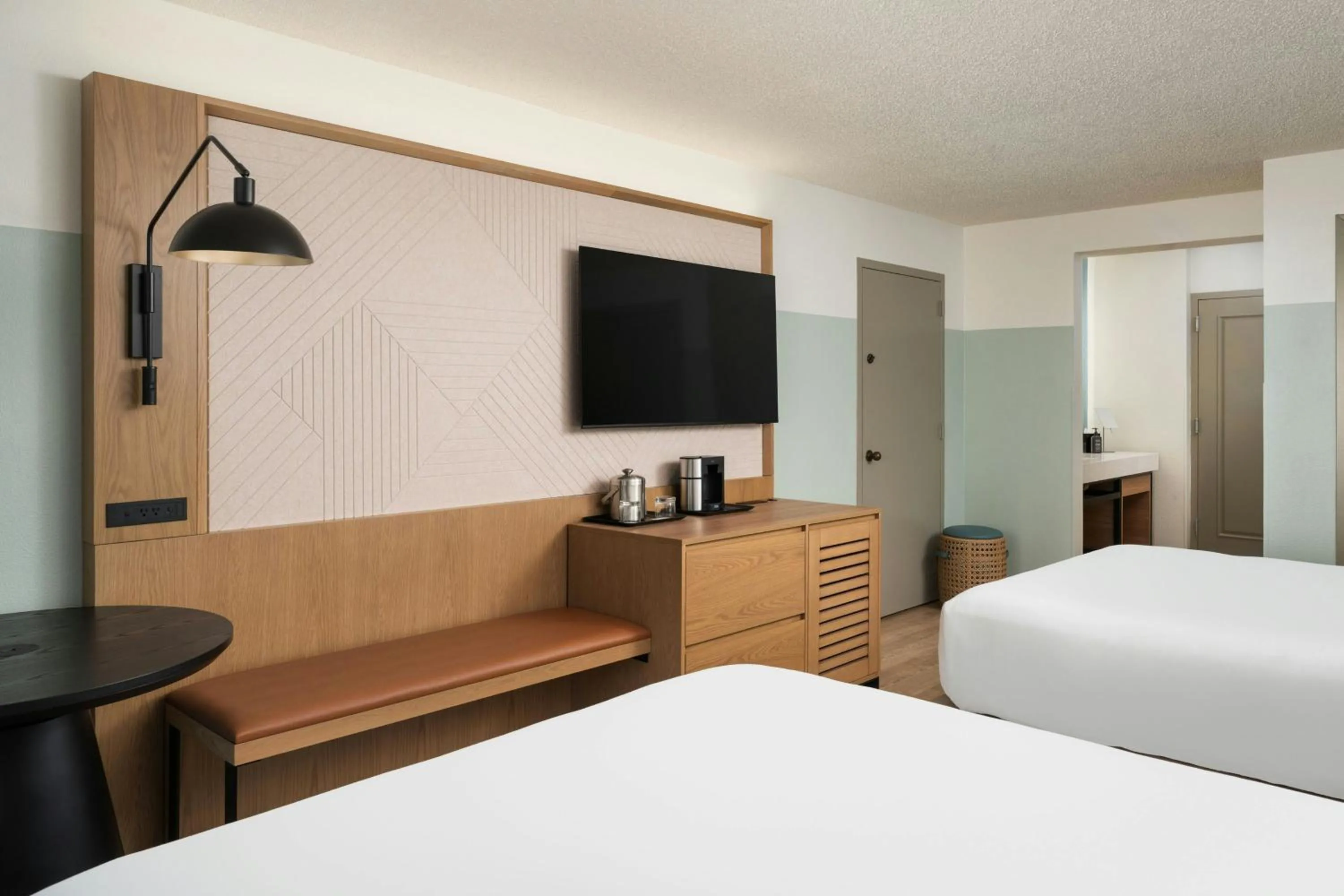 Photo of the whole room, Bed in Sheraton Orlando Lake Buena Vista Resort