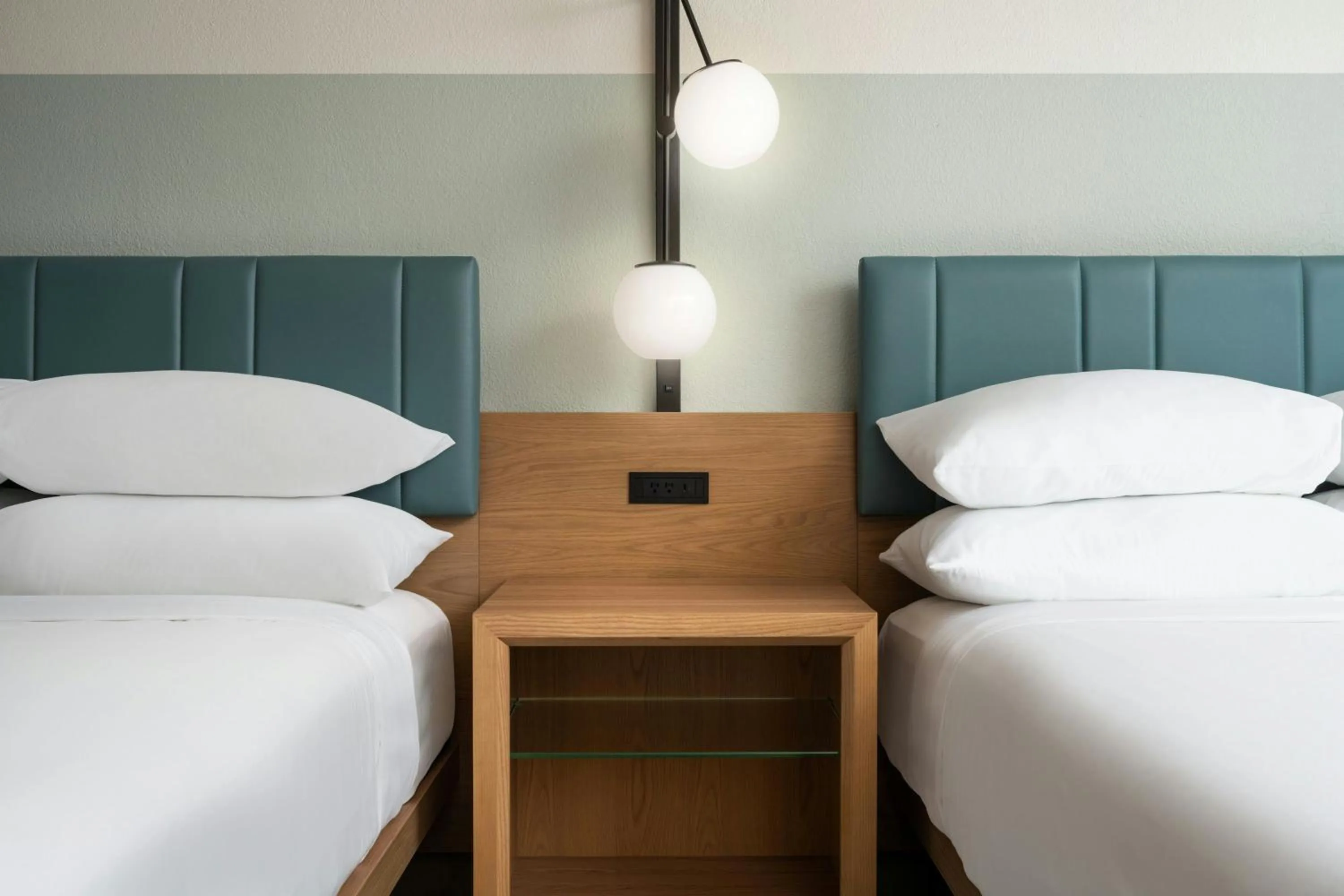 Photo of the whole room, Bed in Sheraton Orlando Lake Buena Vista Resort