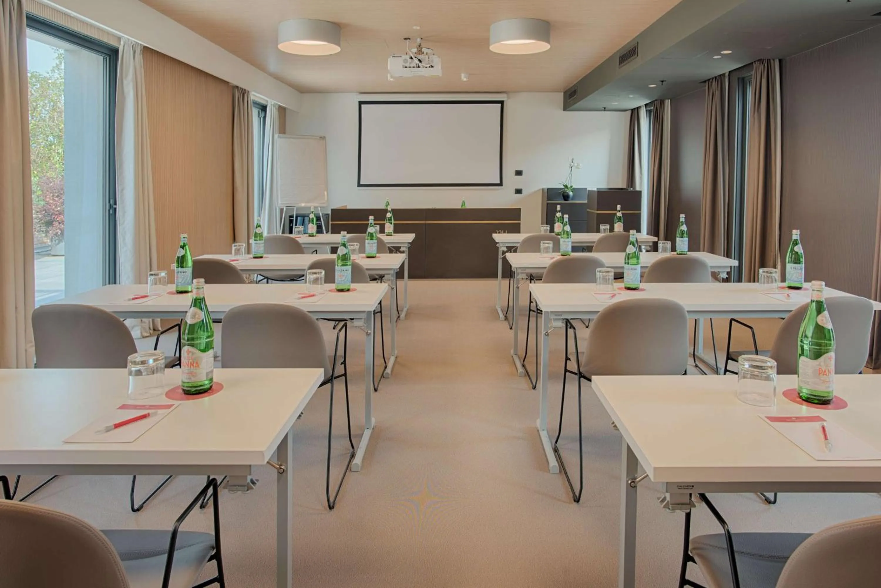 Meeting/conference room in NH Collection Murano Villa