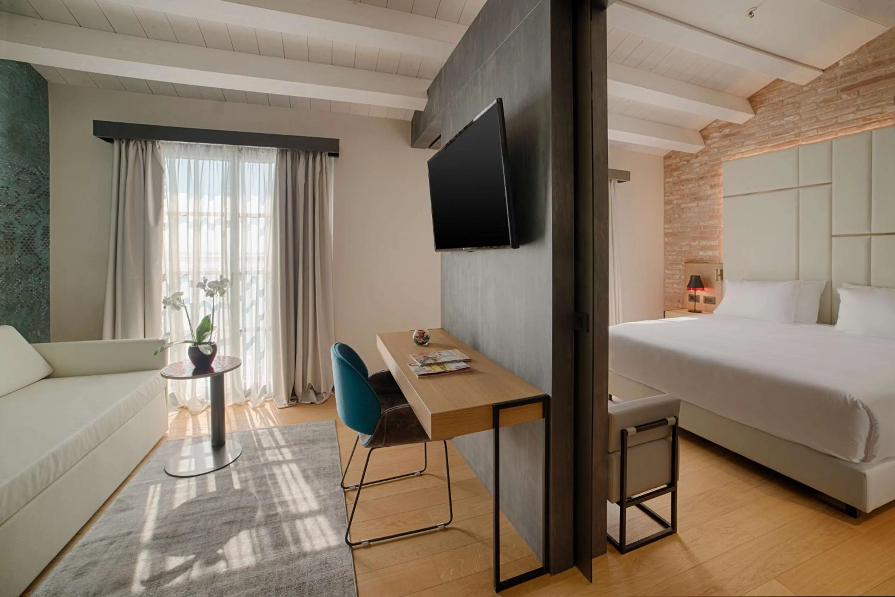 TV and multimedia, Bed in NH Collection Murano Villa