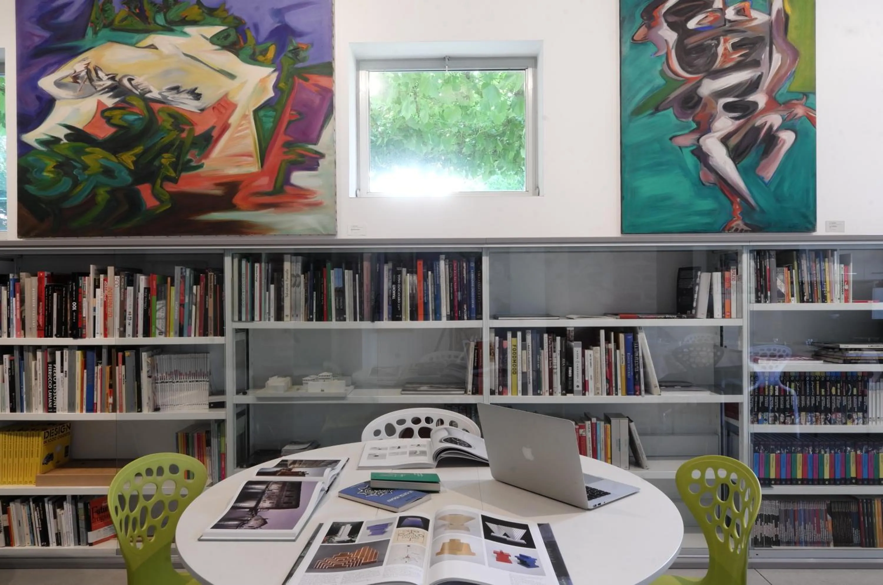 Library in Sacramora