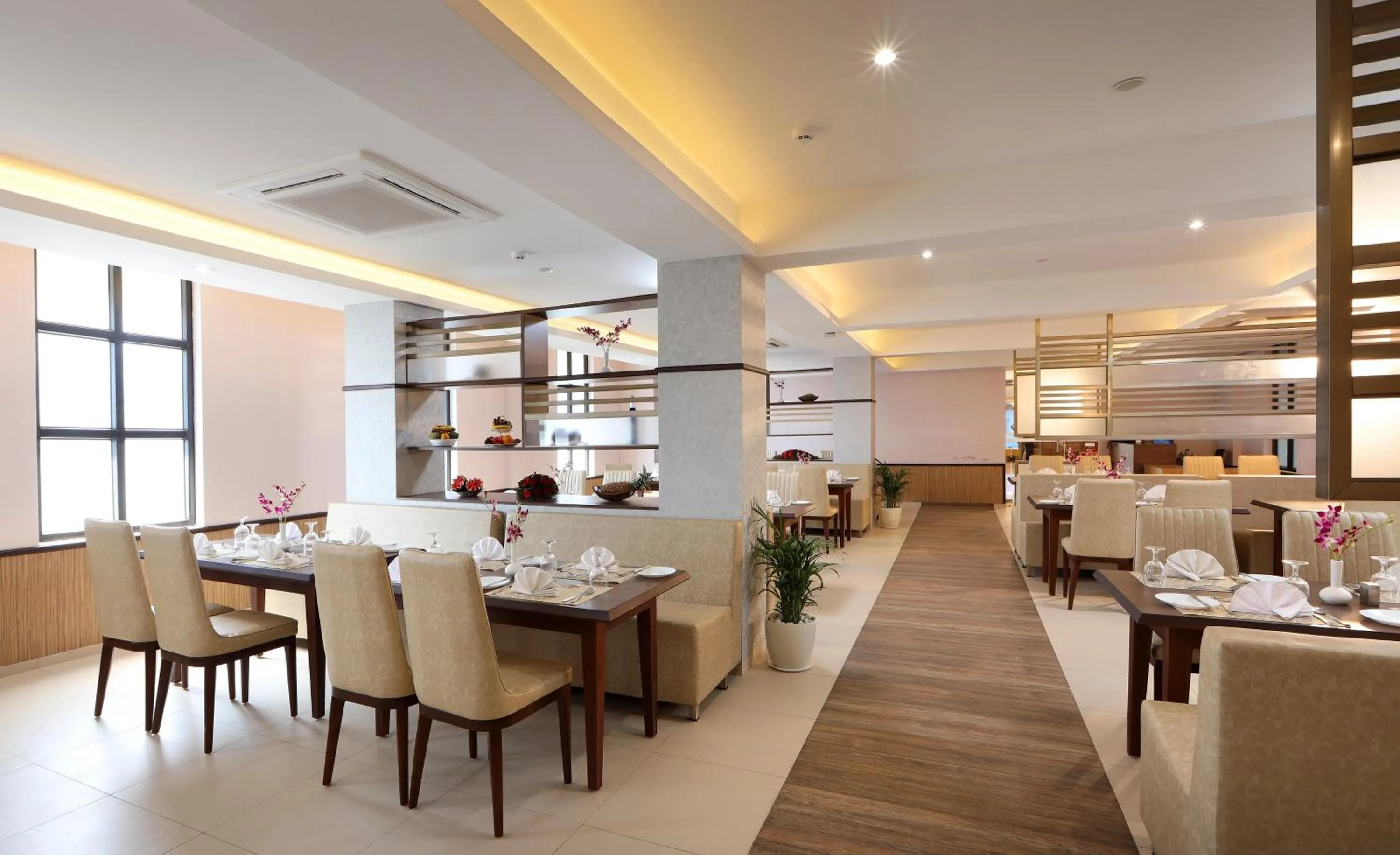 Restaurant/places to eat in Flora Charishma Residency Aluva