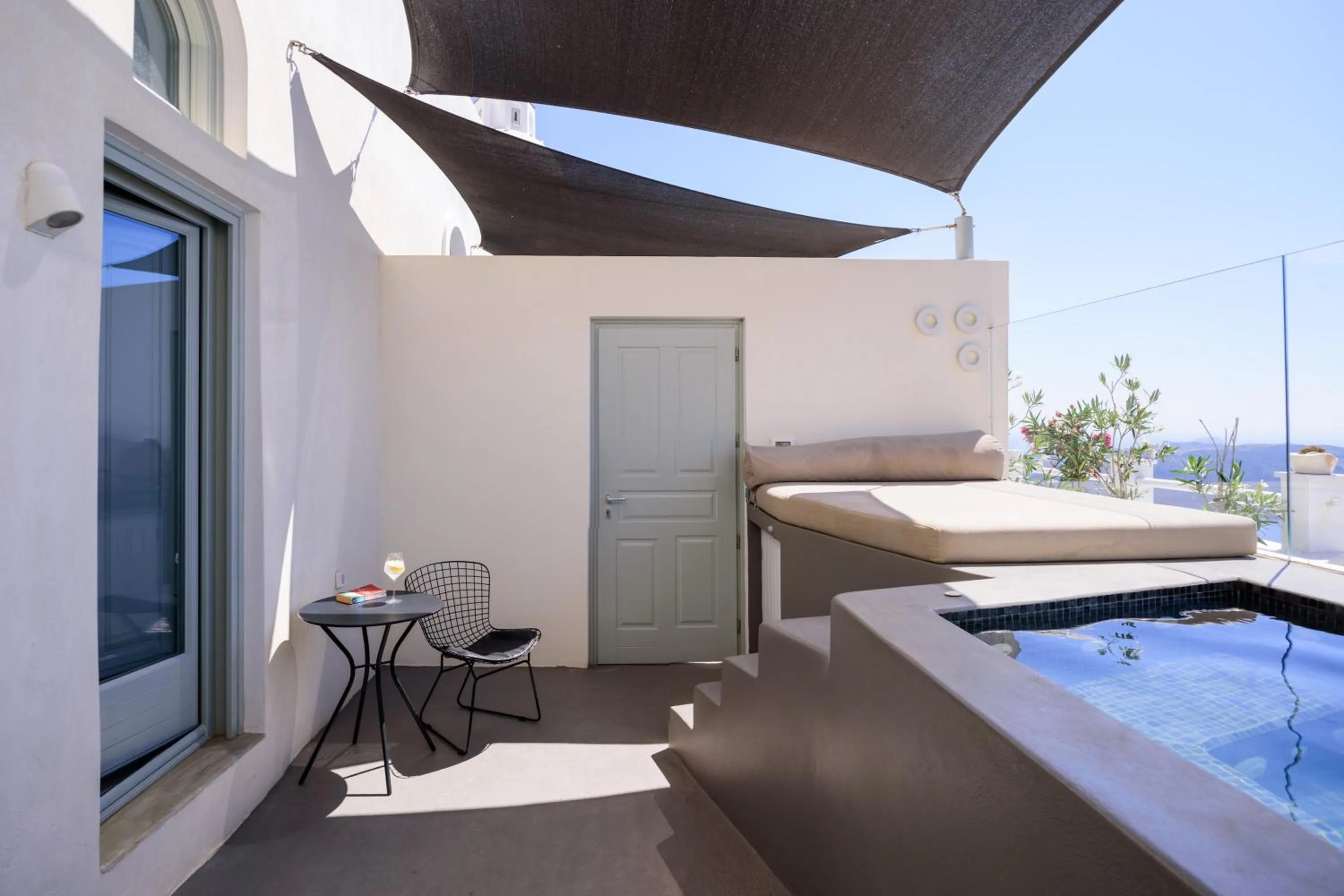 Hot Tub in Keti Hotel