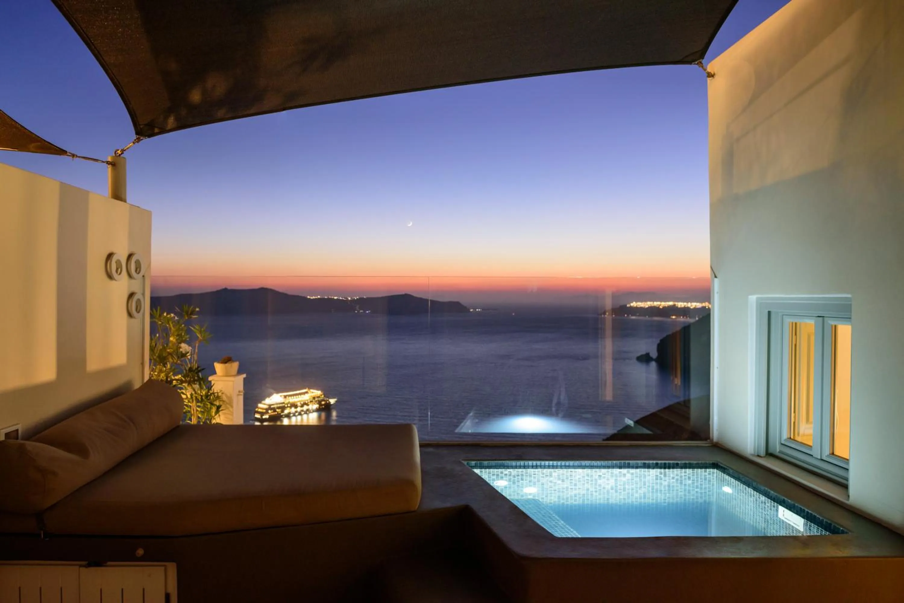 Hot Tub in Keti Hotel