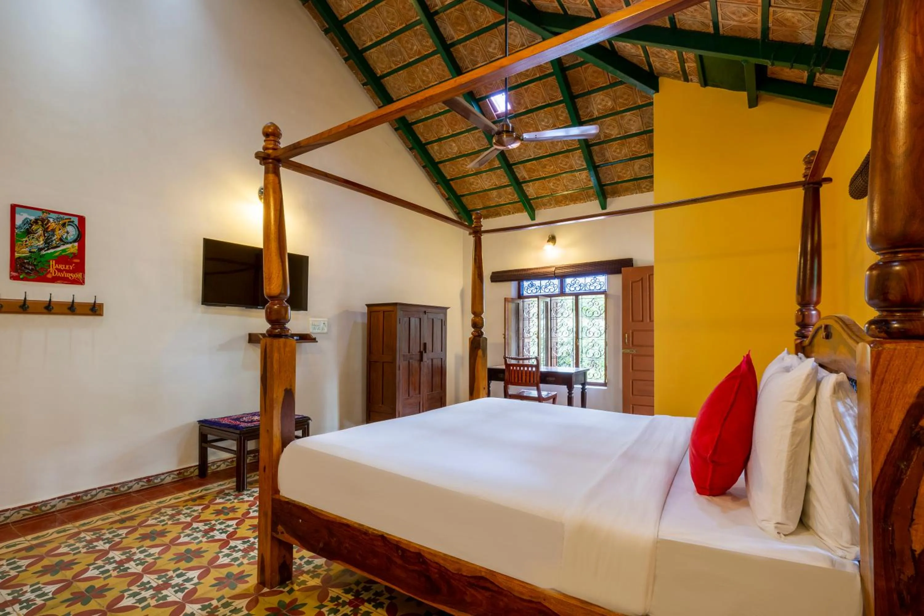 Photo of the whole room, Bed in amã Stays & Trails, Rare Earth Estate