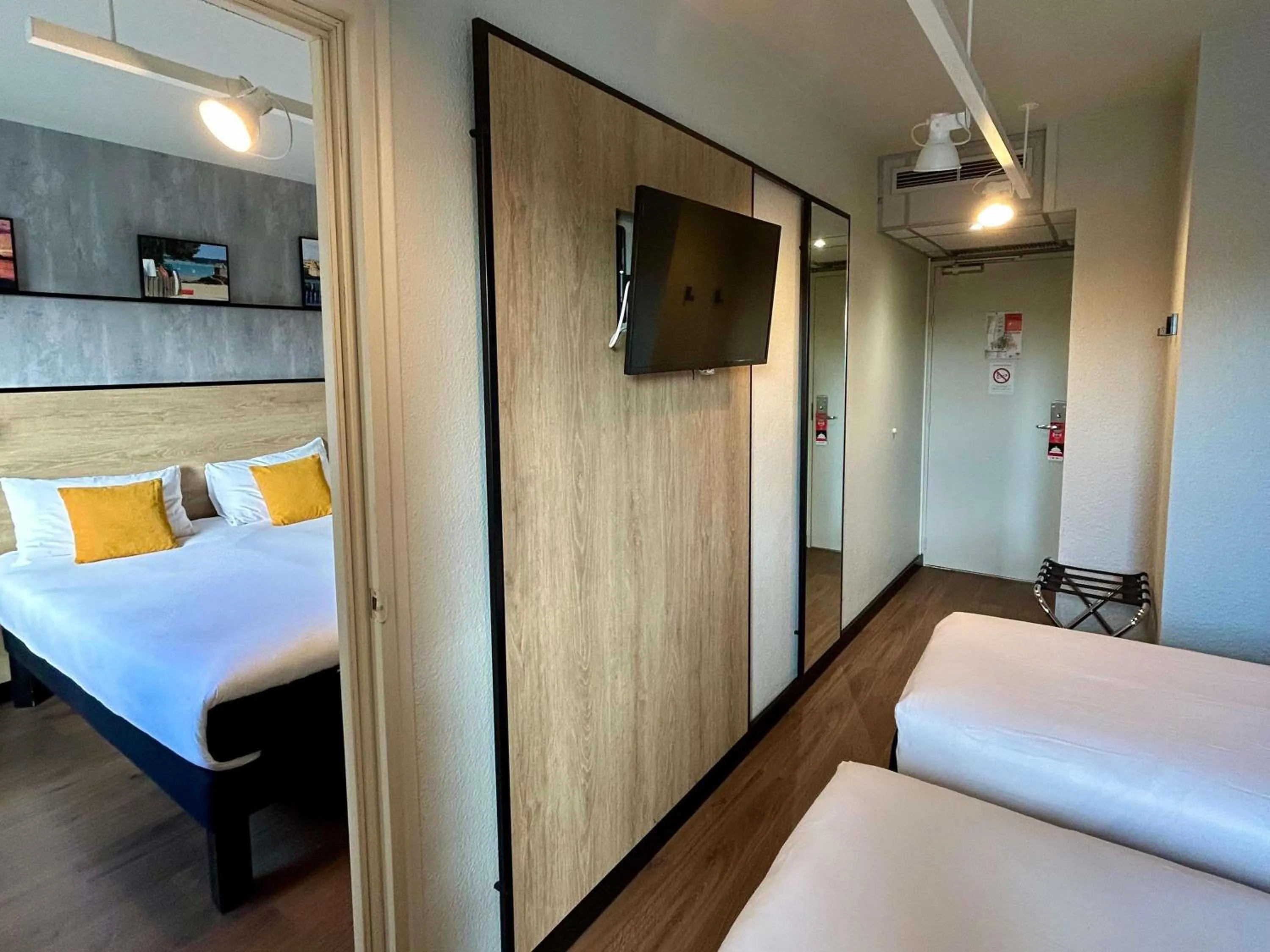 Property building, Bed in ibis Saint-Malo Madeleine