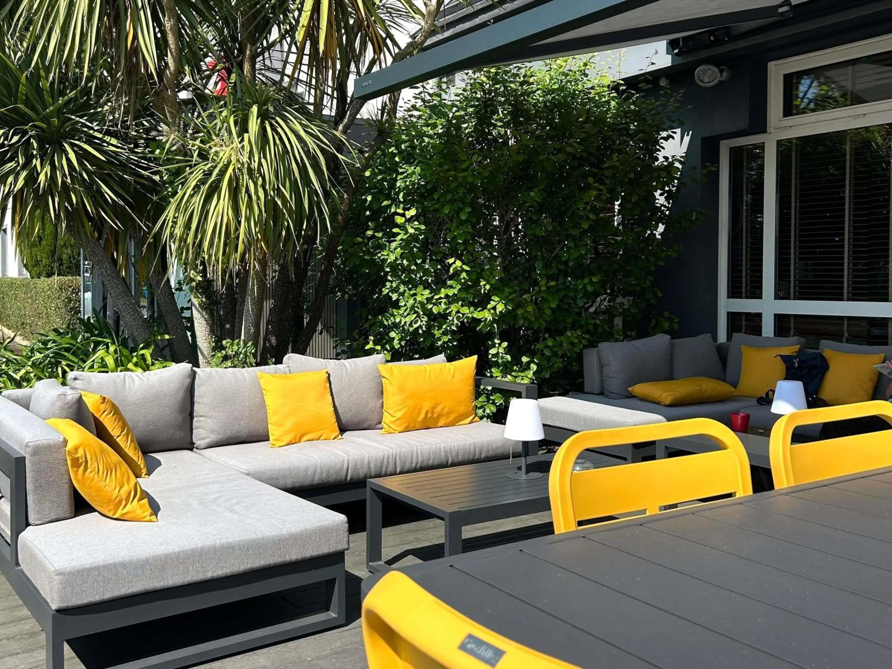 Lounge or bar in ibis Saint-Malo Madeleine