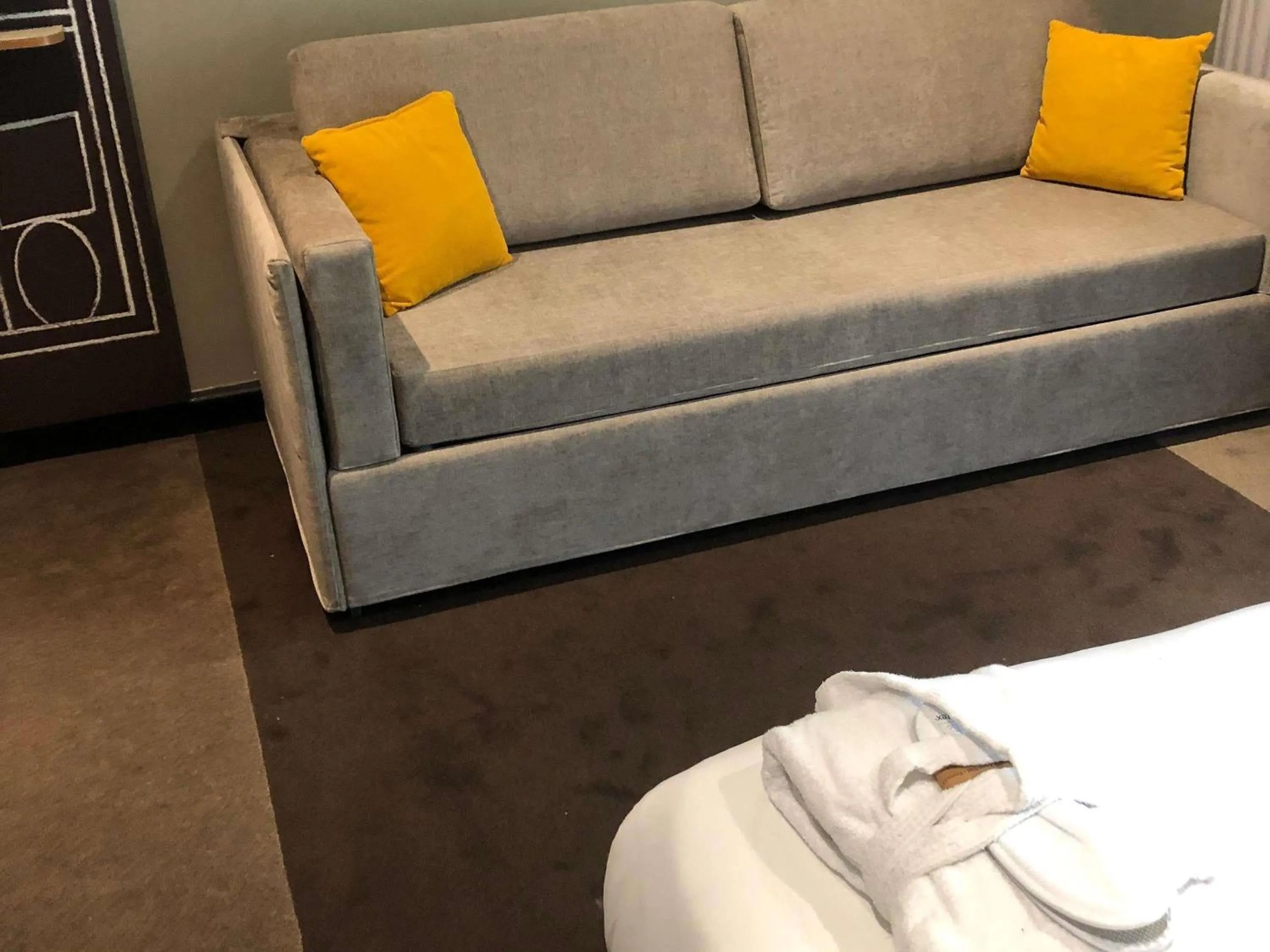 Bedroom in ibis Saint-Malo Madeleine