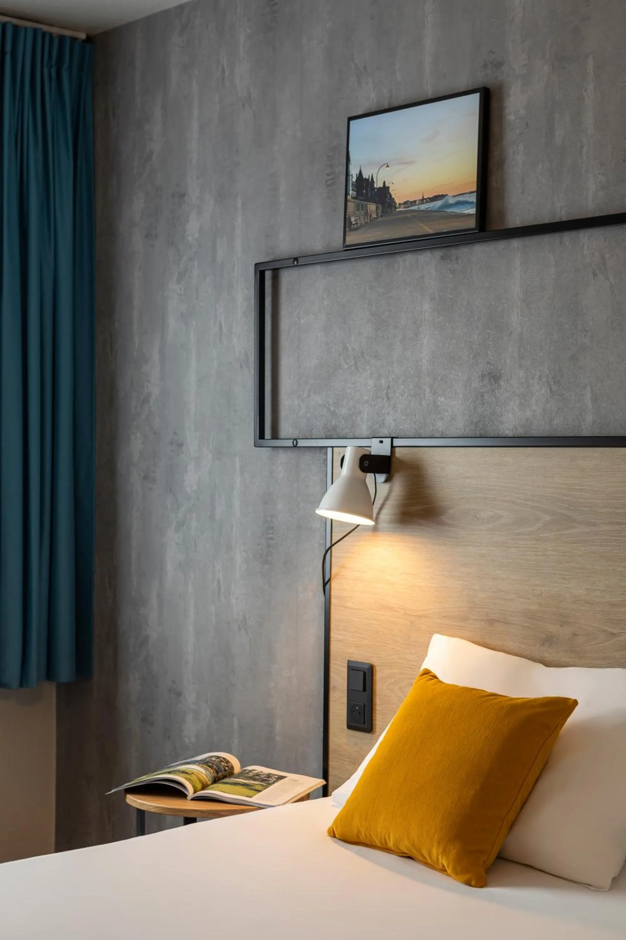 Bedroom, Bed in ibis Saint-Malo Madeleine