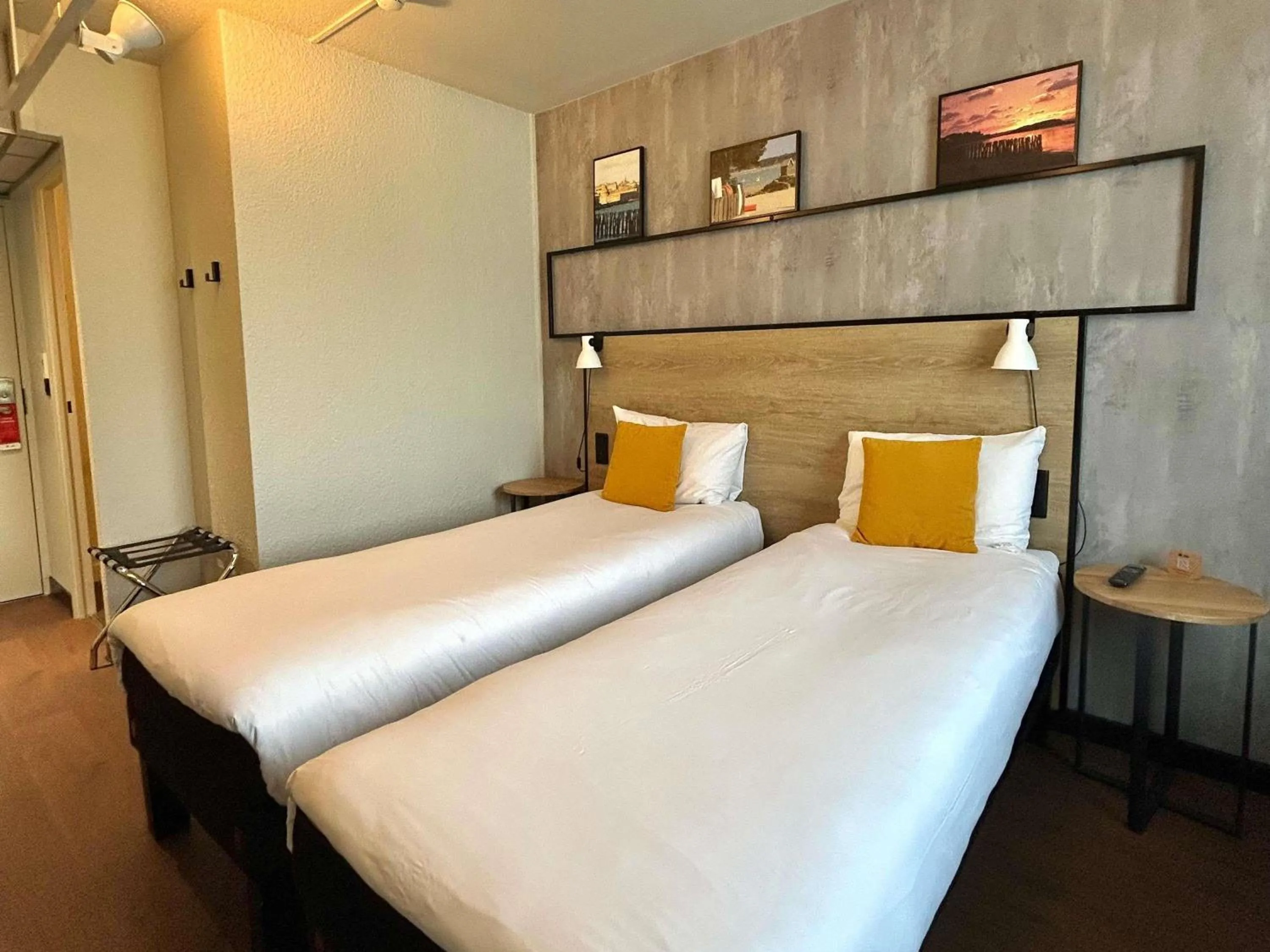 Bedroom, Bed in ibis Saint-Malo Madeleine