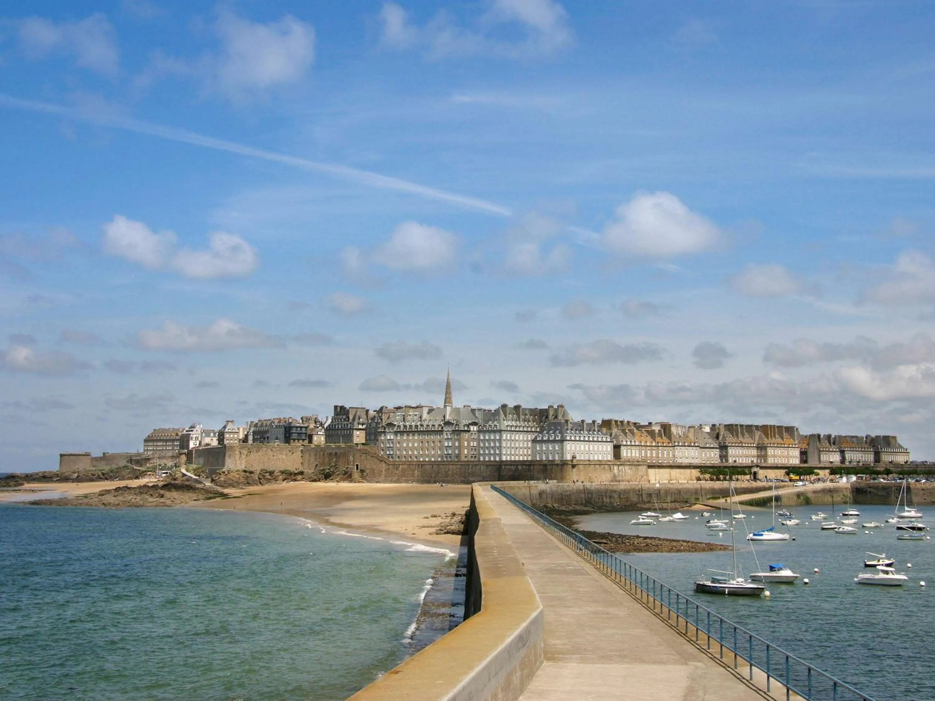 On site in ibis Saint-Malo Madeleine