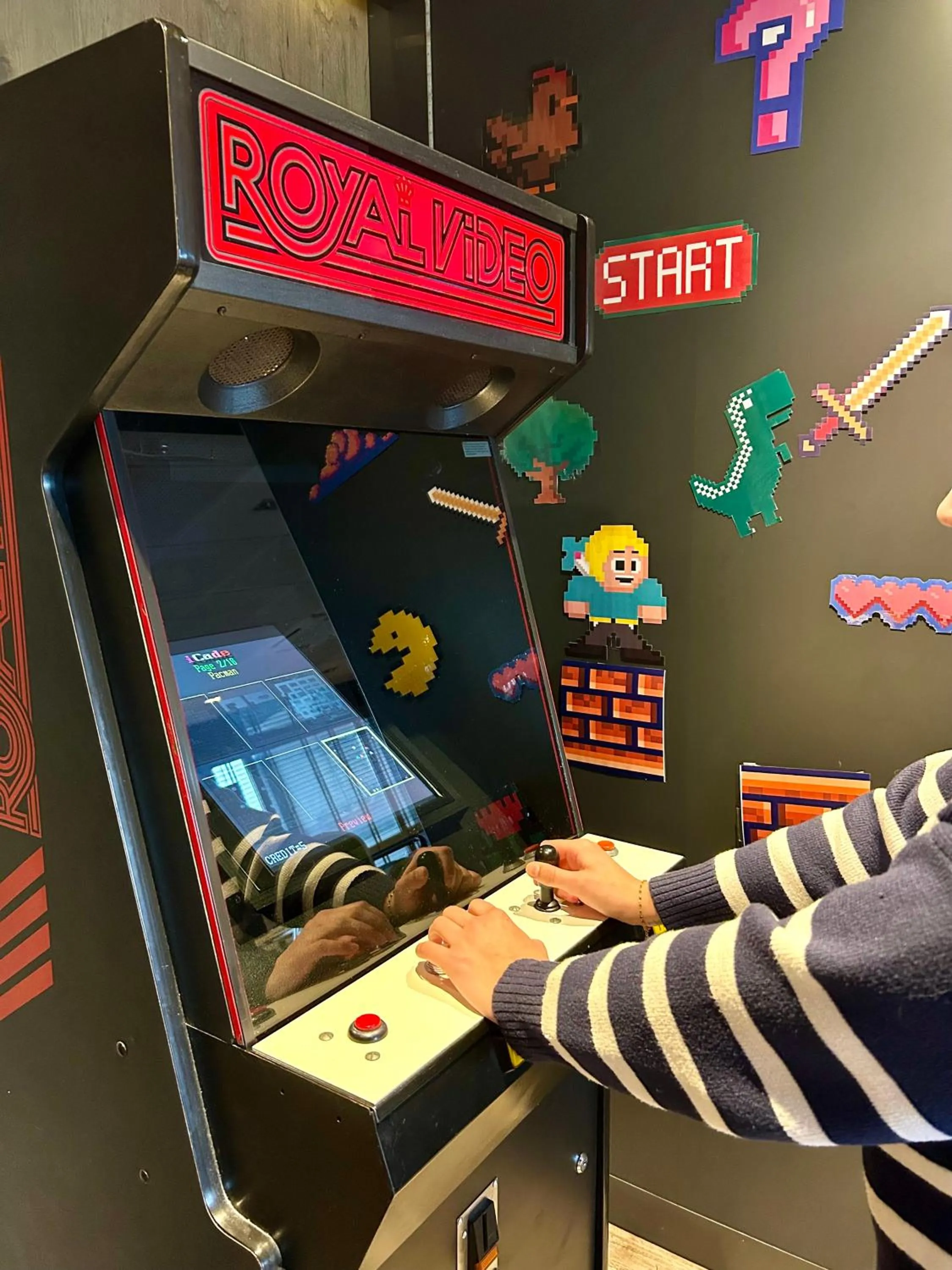 Lounge or bar in ibis Saint-Malo Madeleine