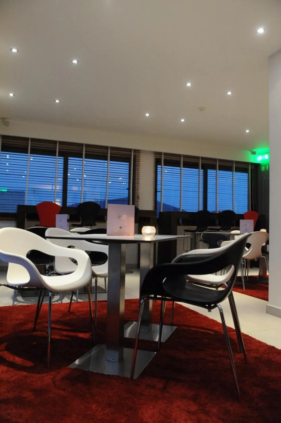 Restaurant/places to eat in Hara Hotel