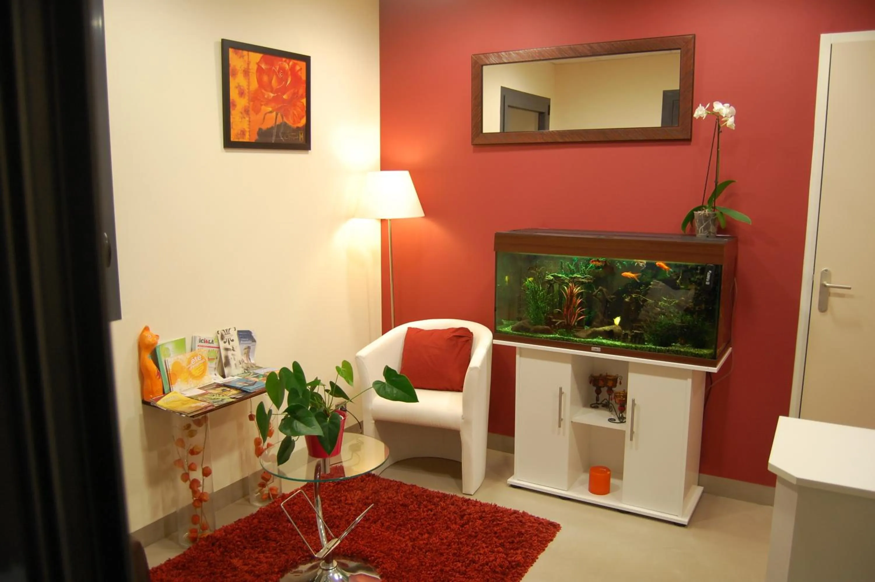 Lobby or reception in Hôtel L'Escale Périgueux Notre Dame