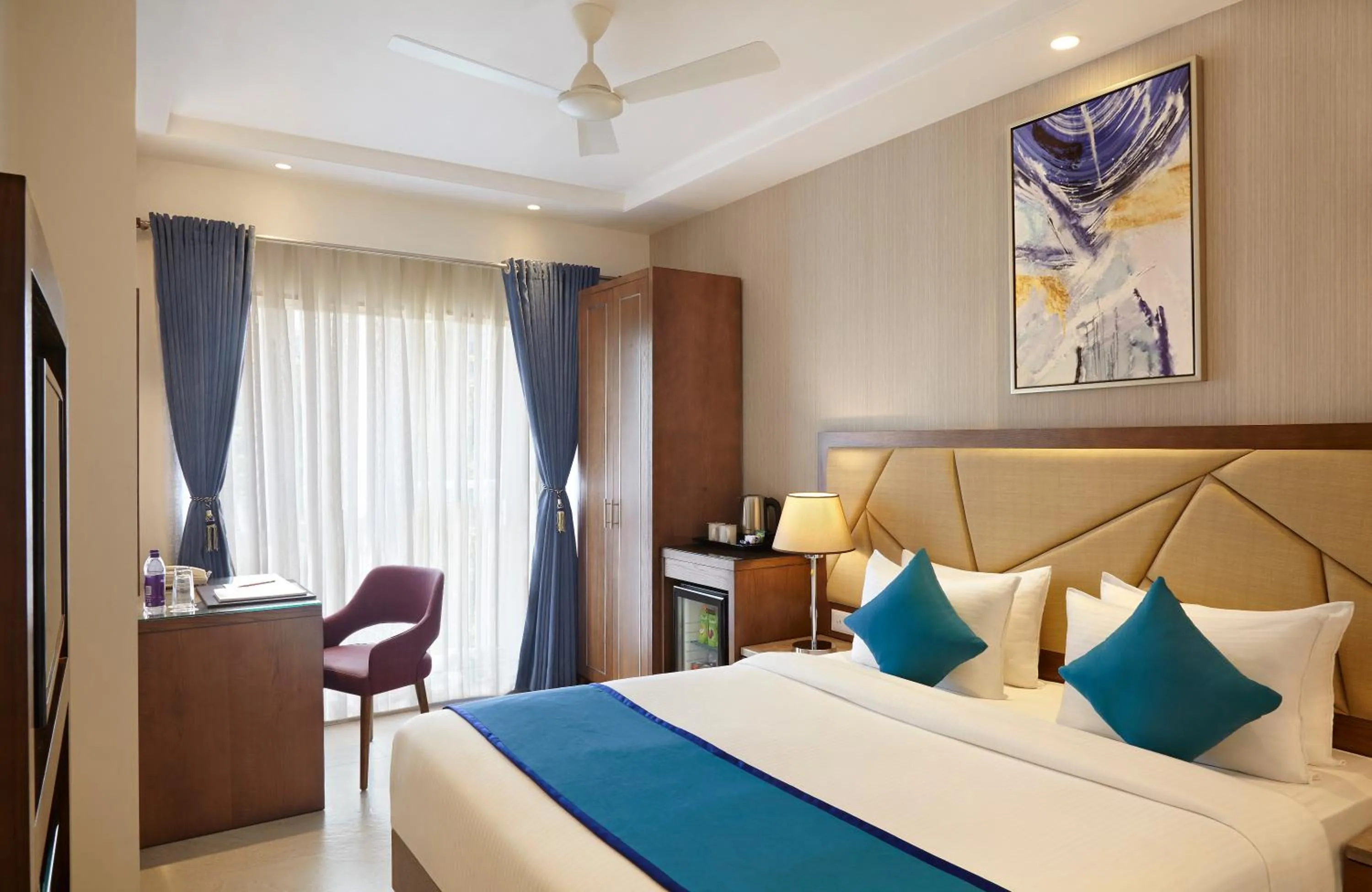 Bedroom, Bed in Click Hotel Aurangabad