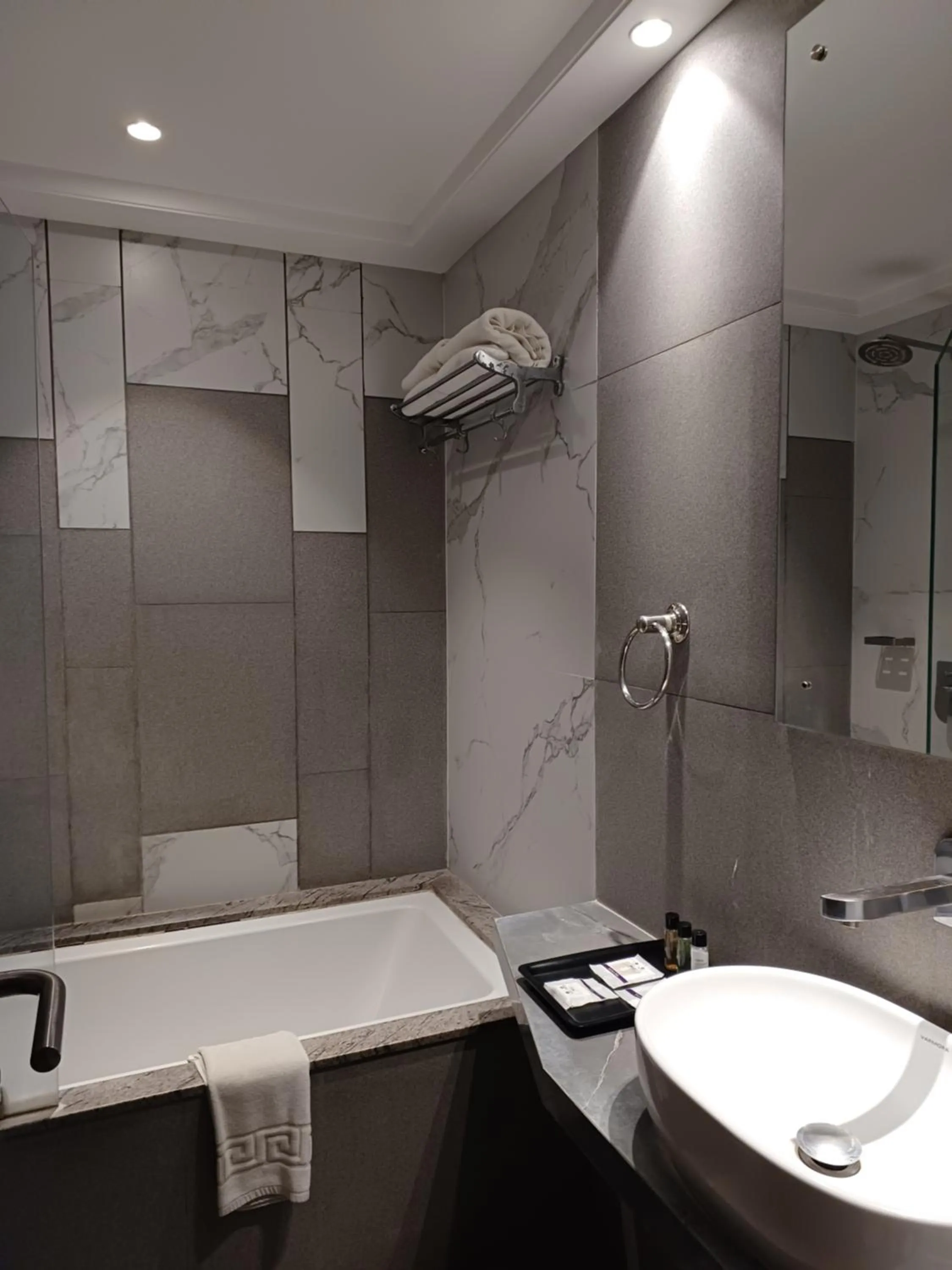 Bathroom in Click Hotel Aurangabad