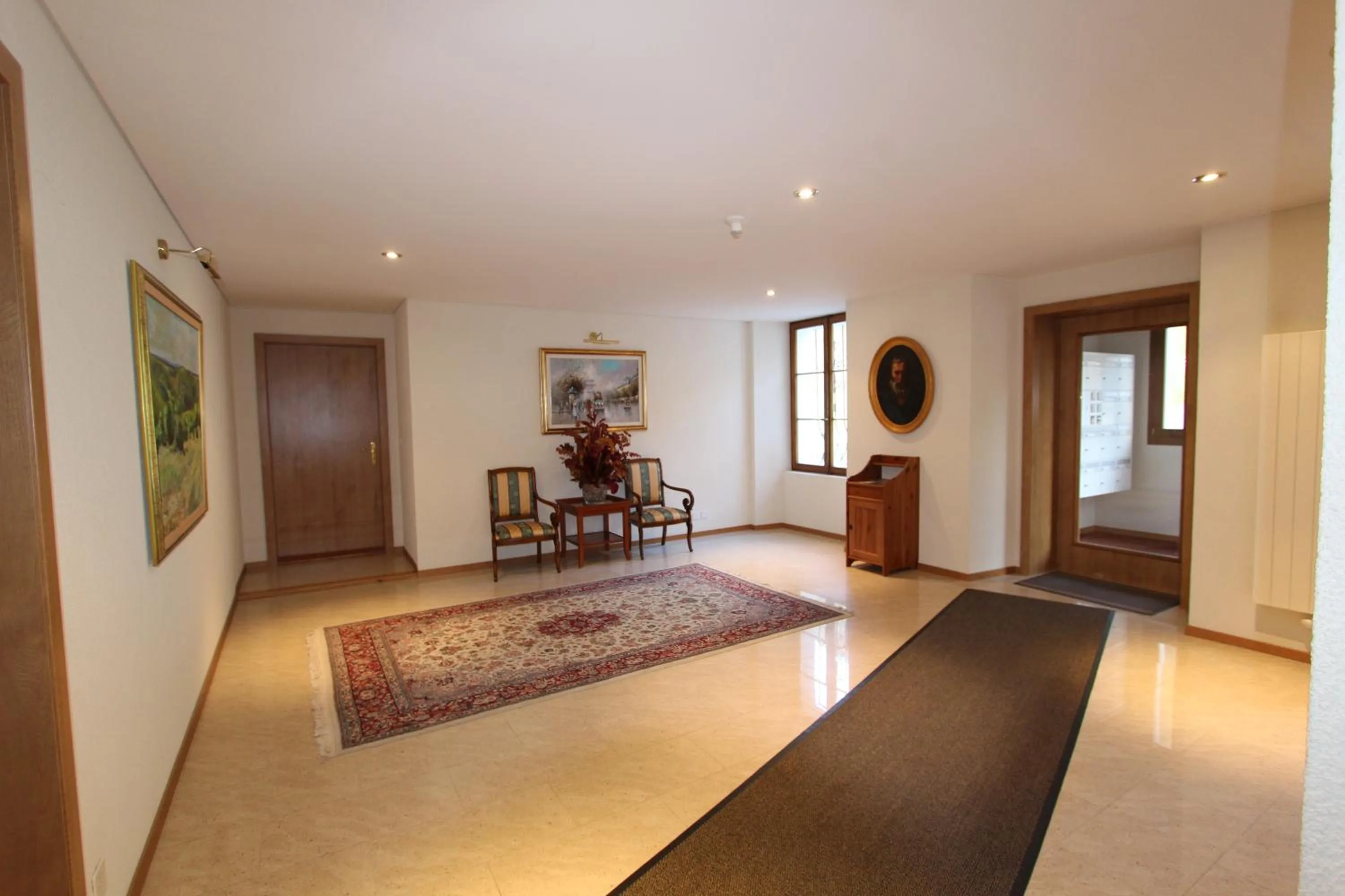 Lobby or reception in Rosat 13