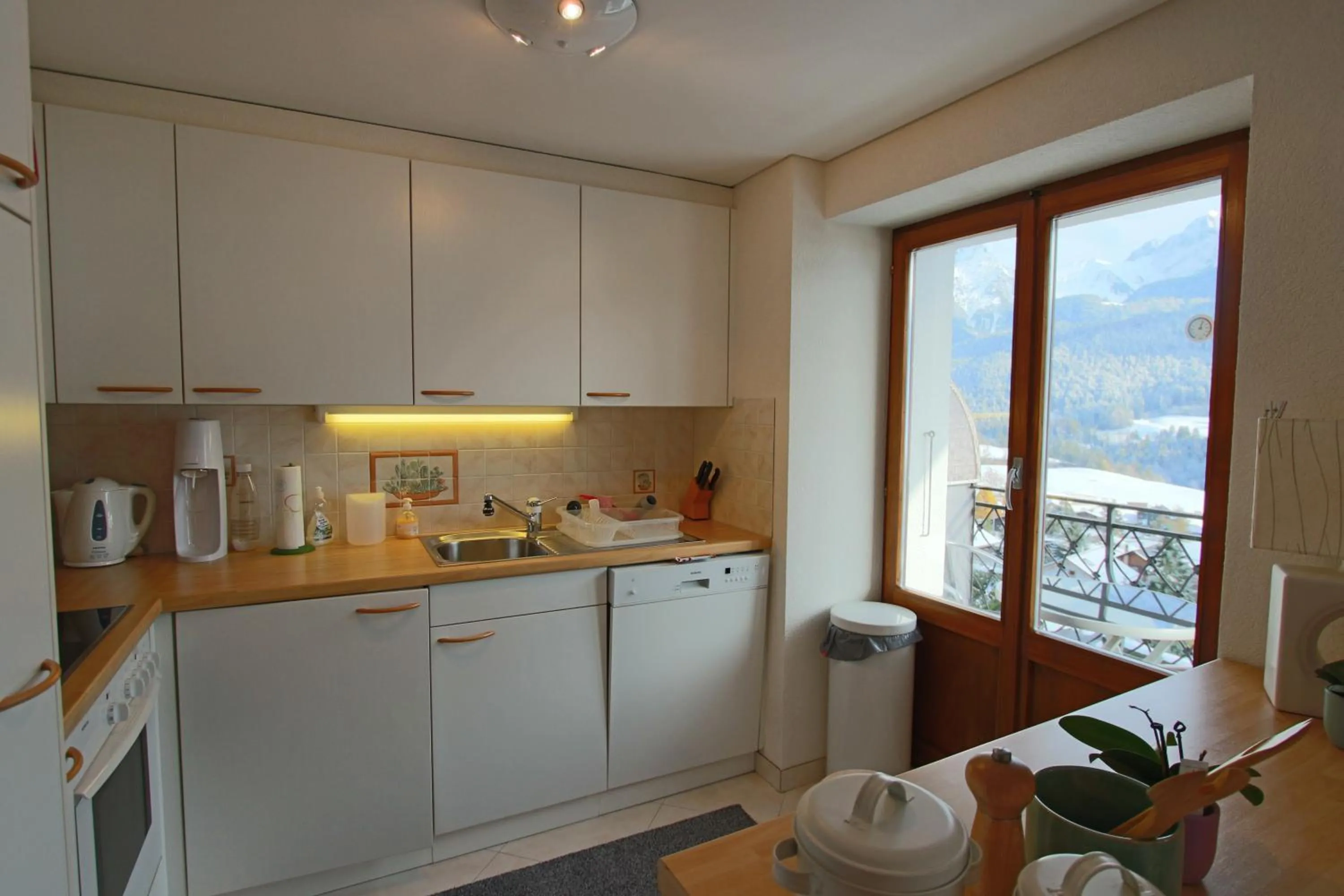 Kitchen or kitchenette in Rosat 13