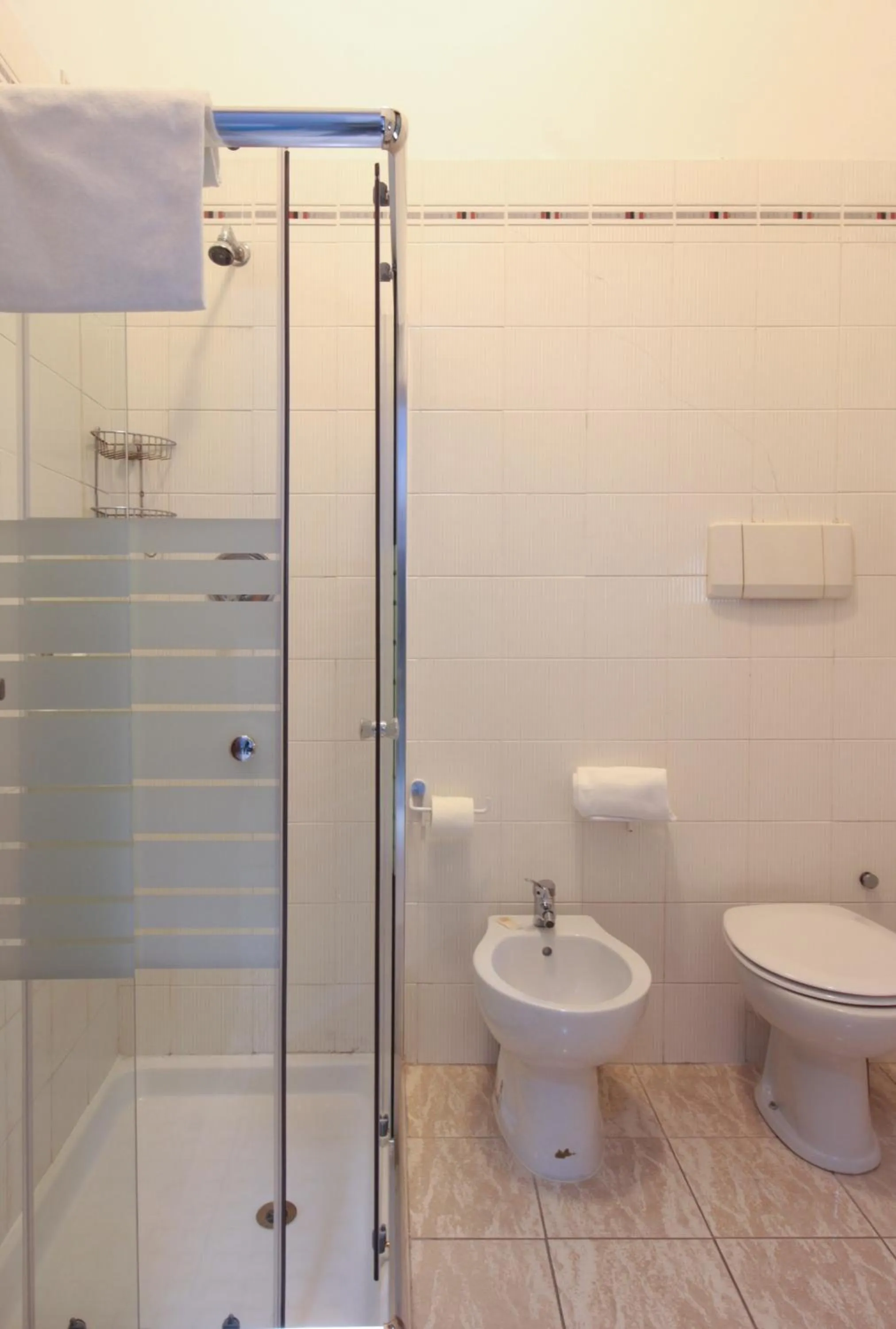 Shower in Hotel Rose&Crown