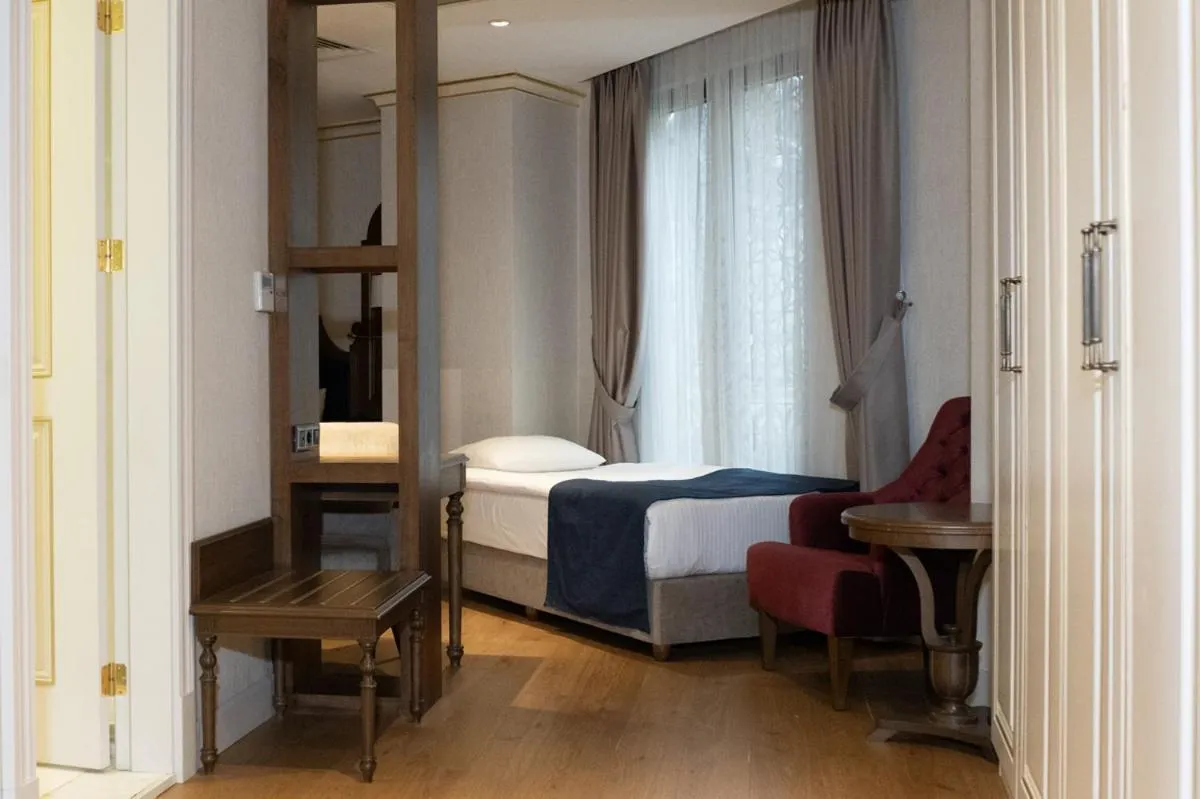 Bed in Bvs Bosphorus Pera Hotel