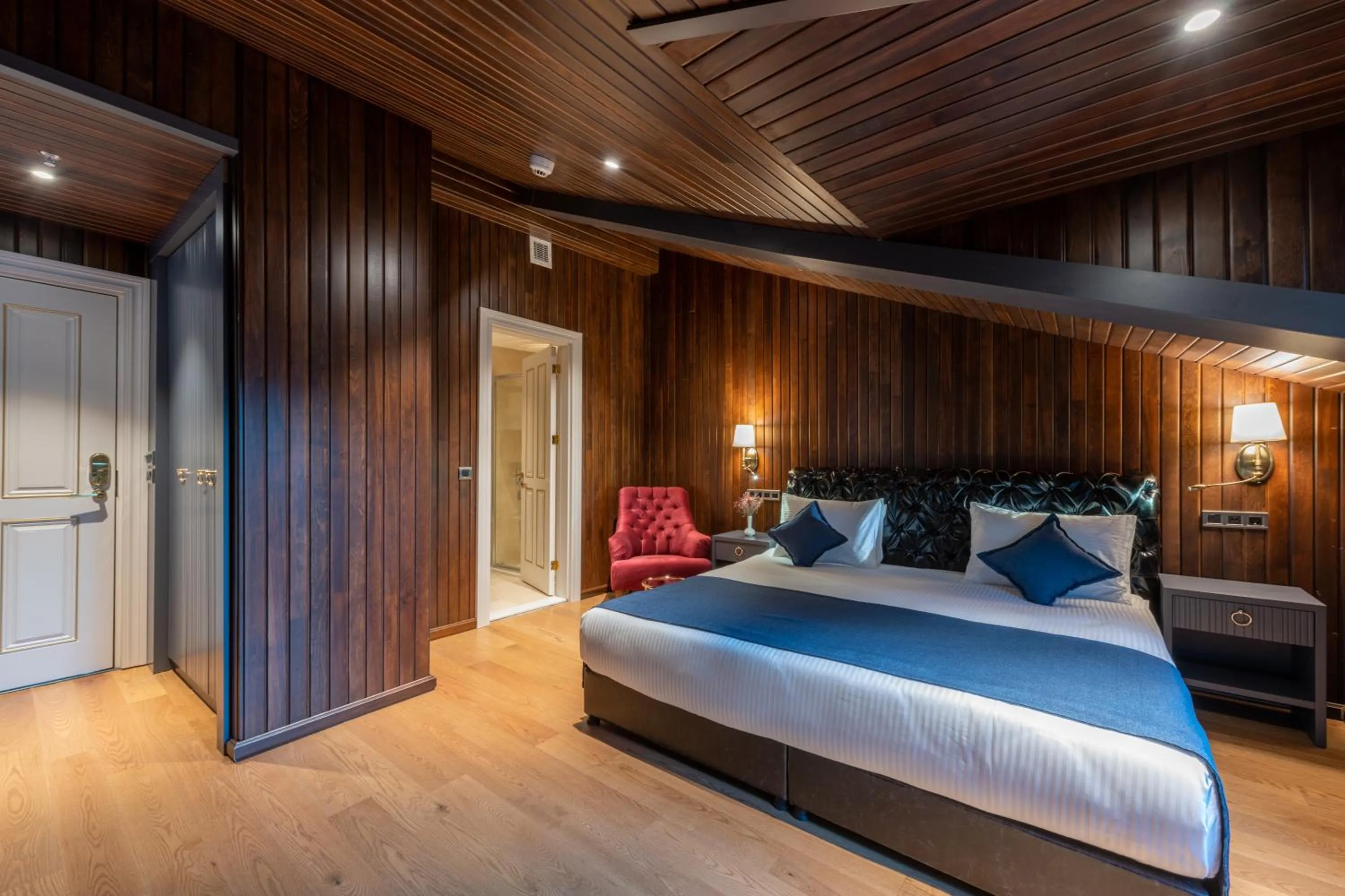 Bed in Bvs Bosphorus Pera Hotel