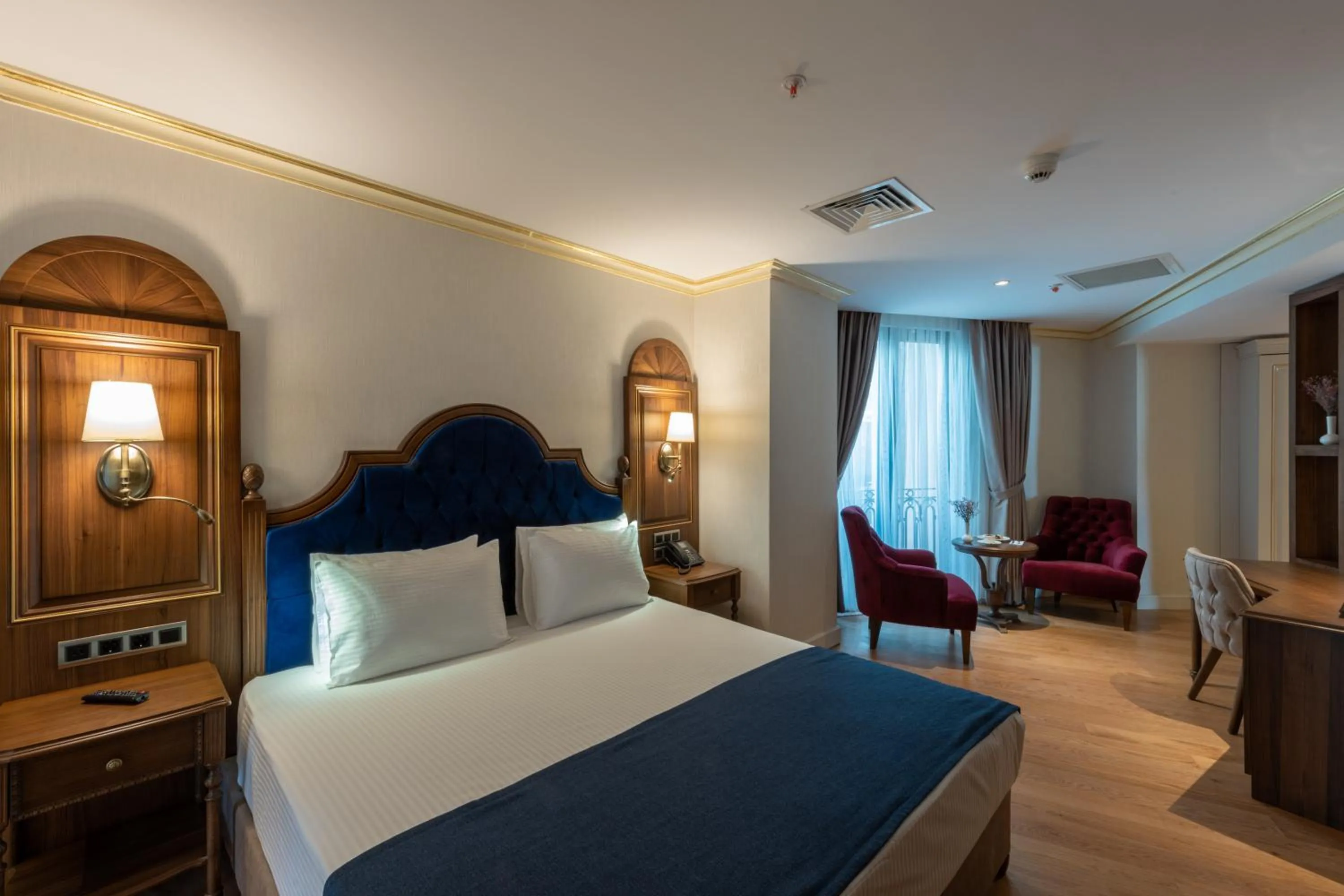 Photo of the whole room, Bed in Bvs Bosphorus Pera Hotel