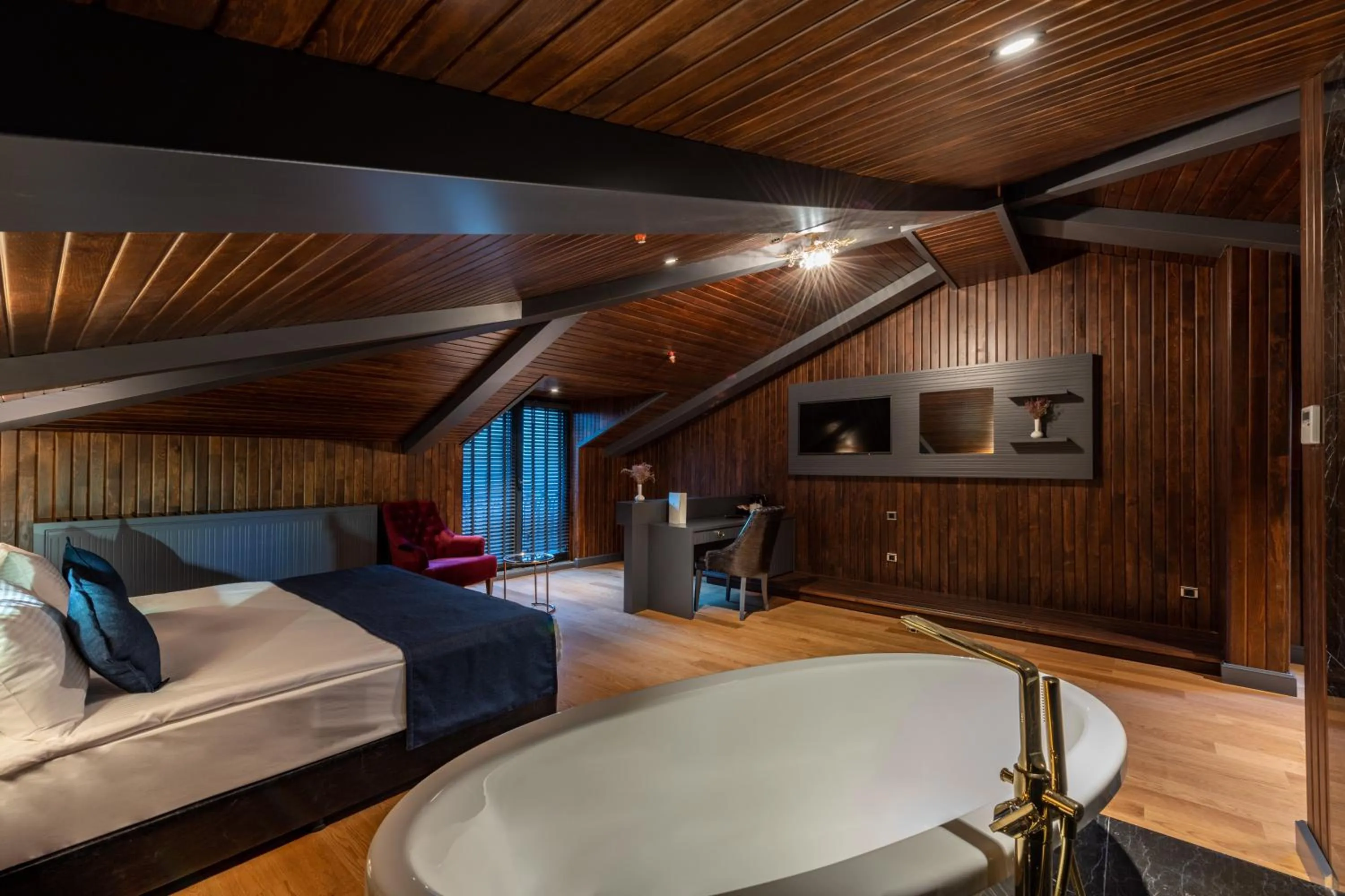 Photo of the whole room, Bed in Bvs Bosphorus Pera Hotel