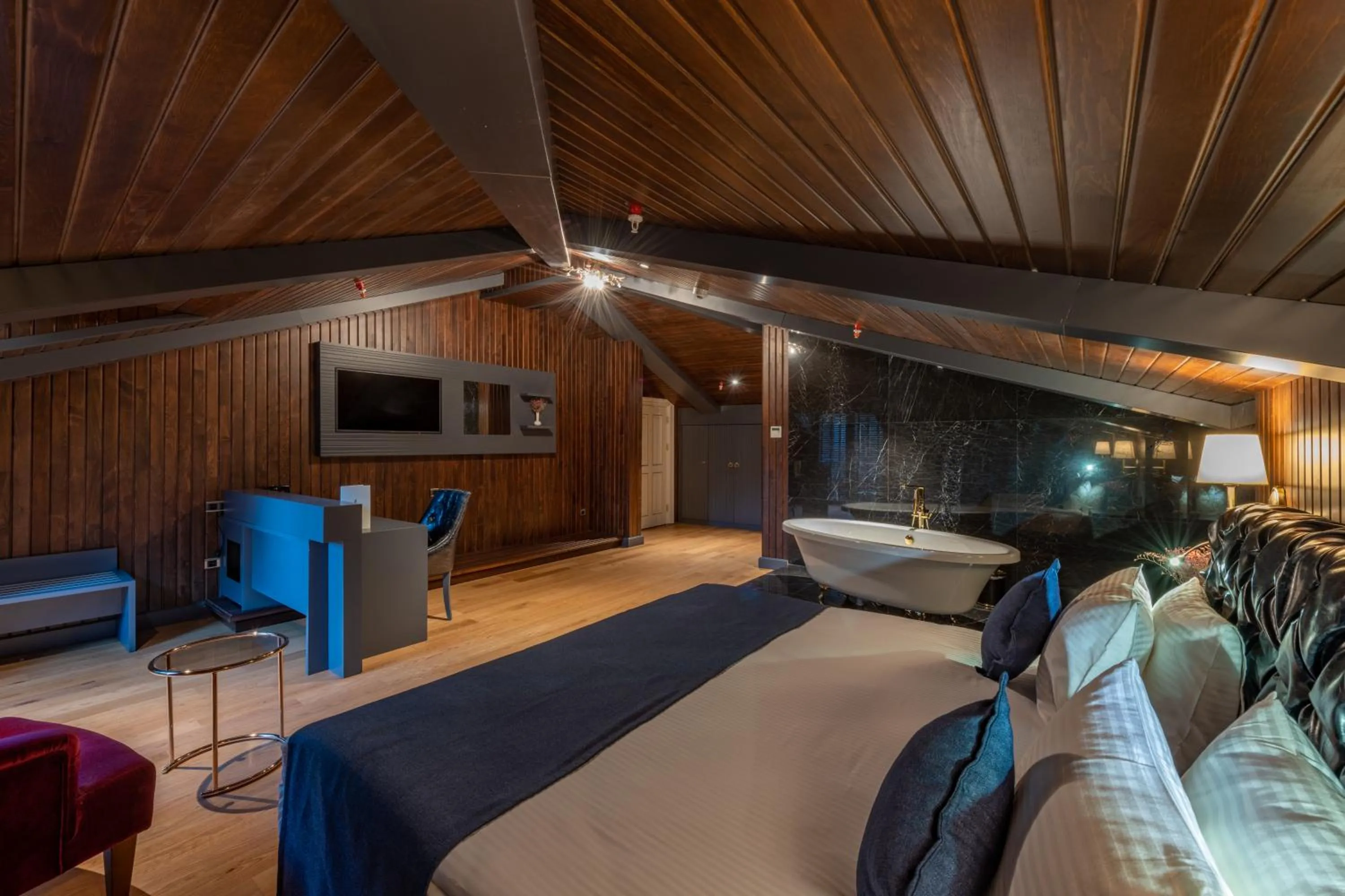 Photo of the whole room, Bed in Bvs Bosphorus Pera Hotel