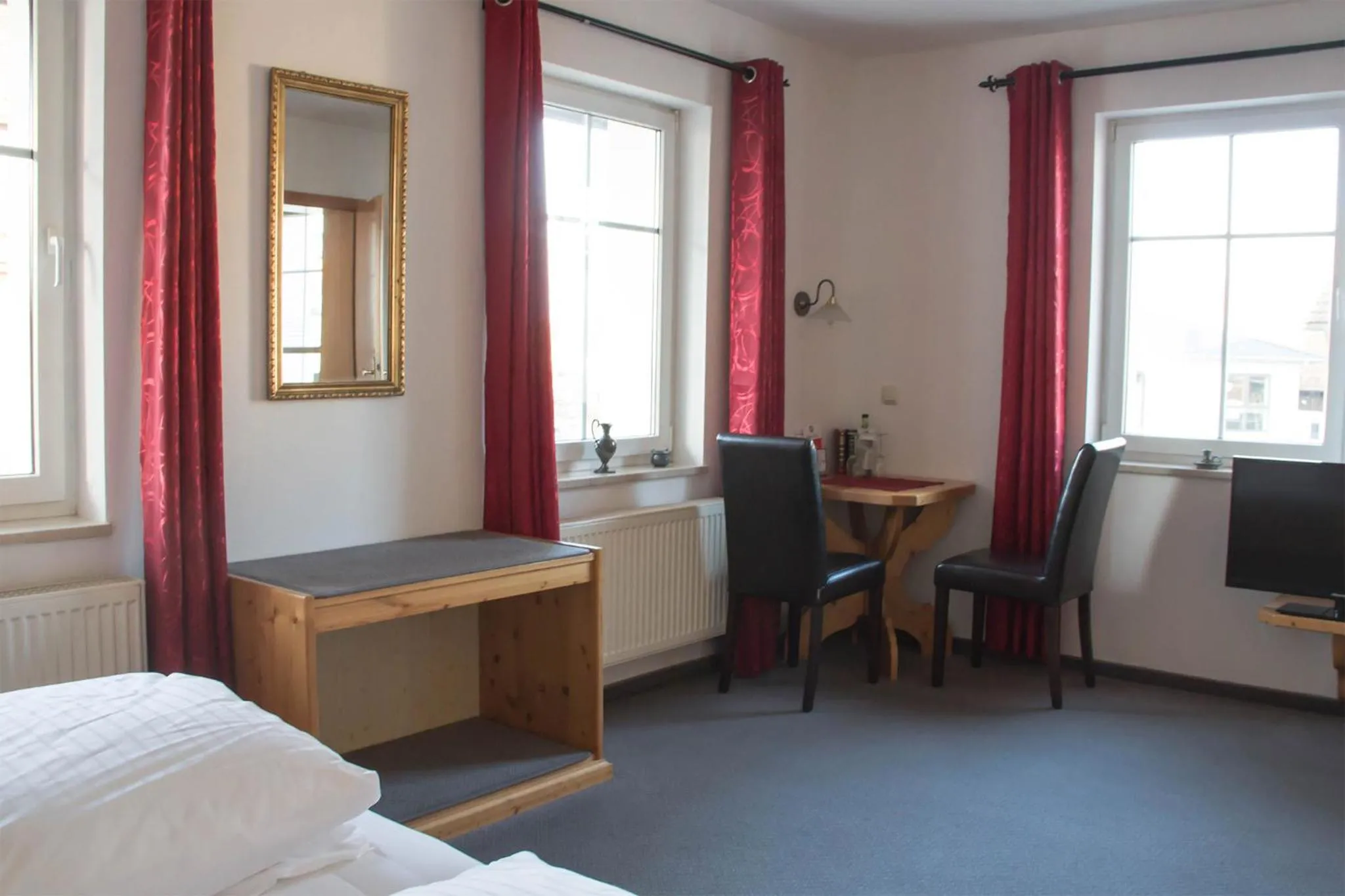 Living room, Bed in Hotel Gasthof Weißer Löwe