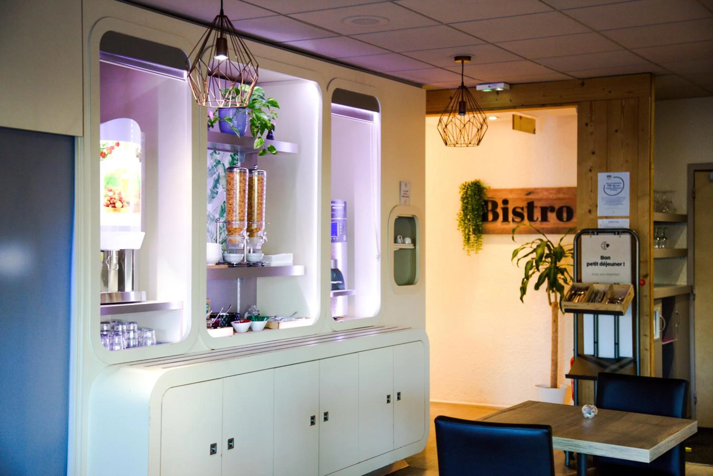 Text overlay in ibis Clermont Ferrand Sud Herbet