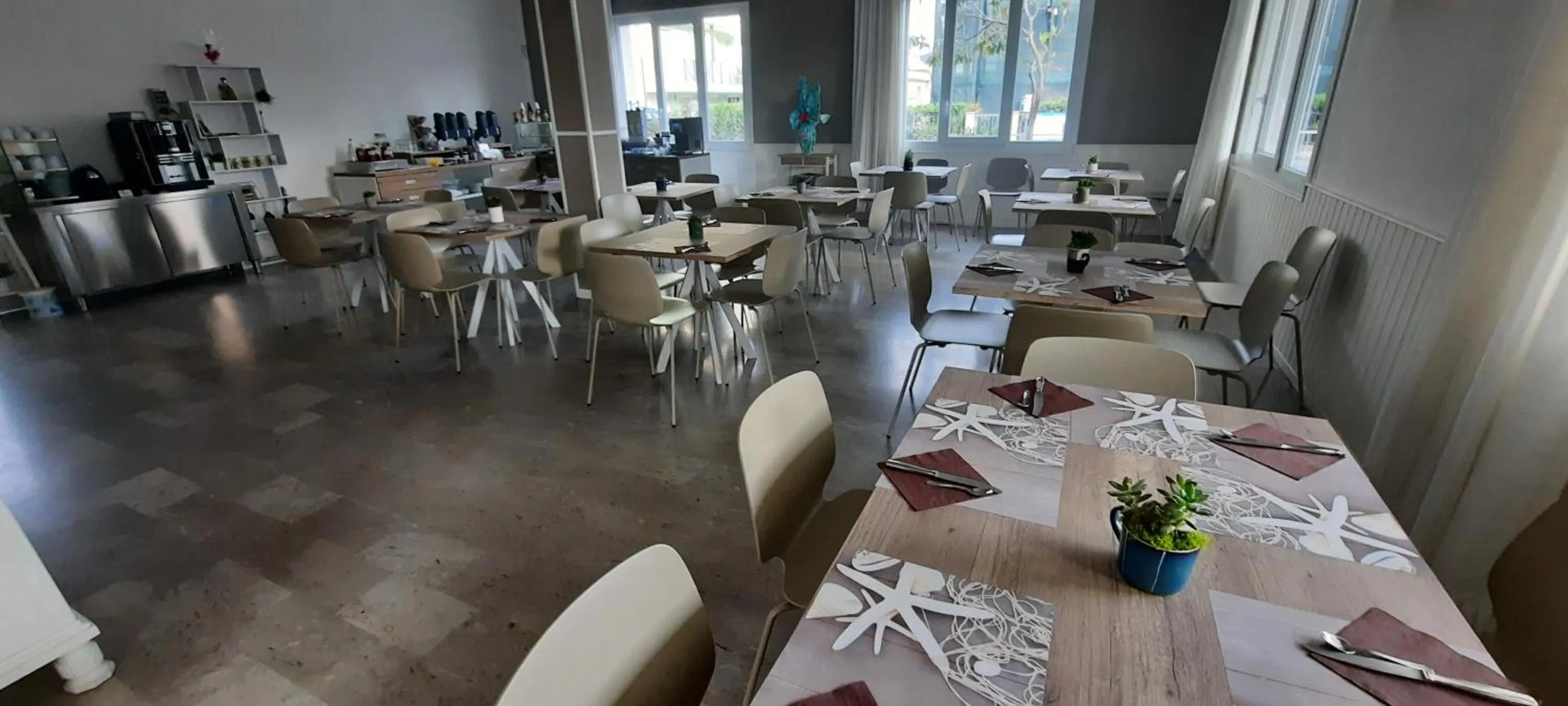 Restaurant/places to eat in B&B Hotel Serenità