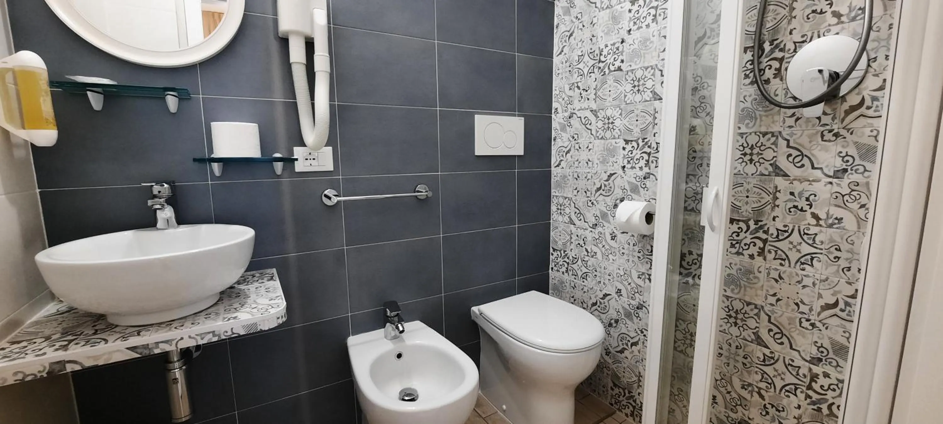 Bathroom in B&B Hotel Serenità