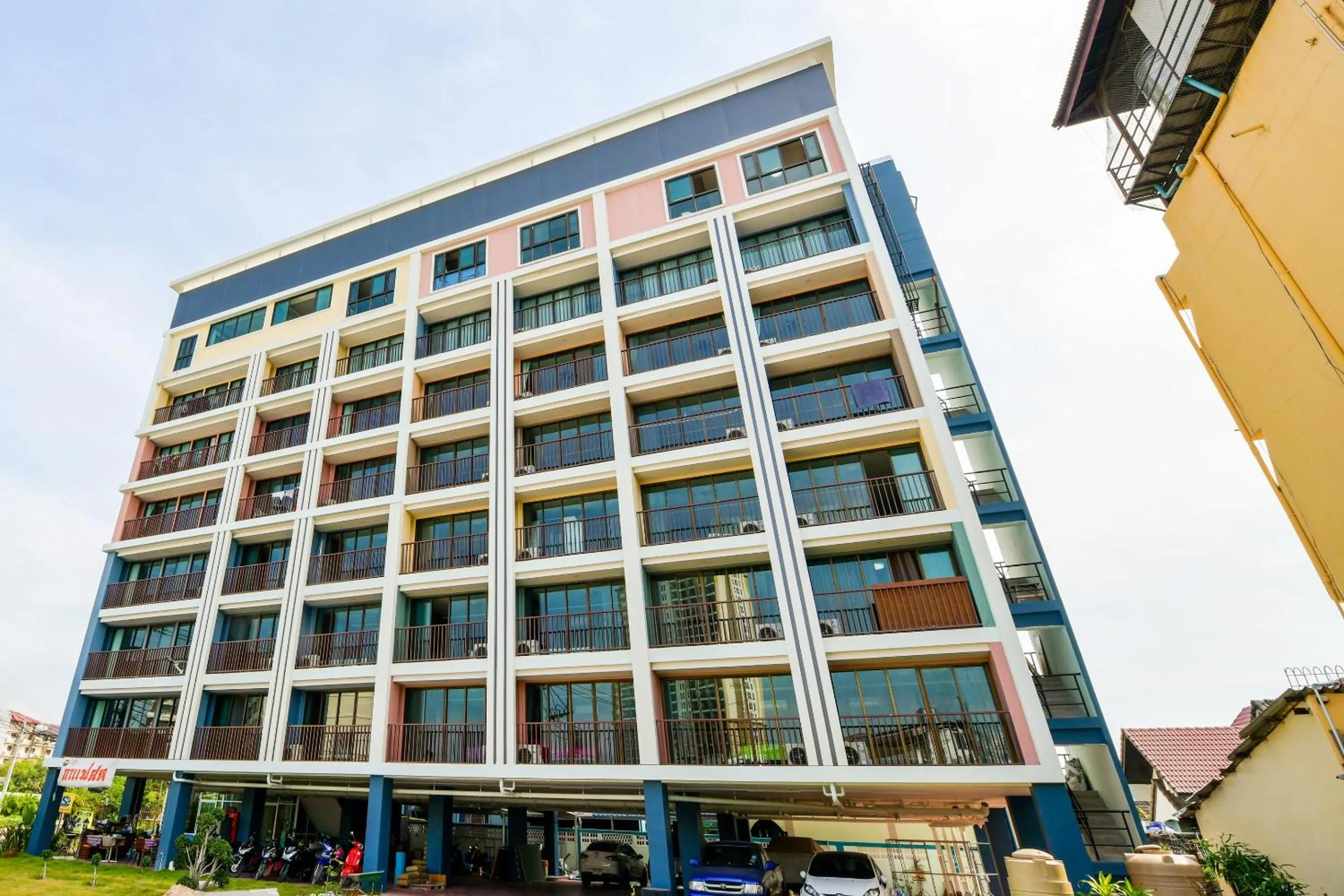 Facade/entrance in OYO 458 Nakorn Siam Boutique