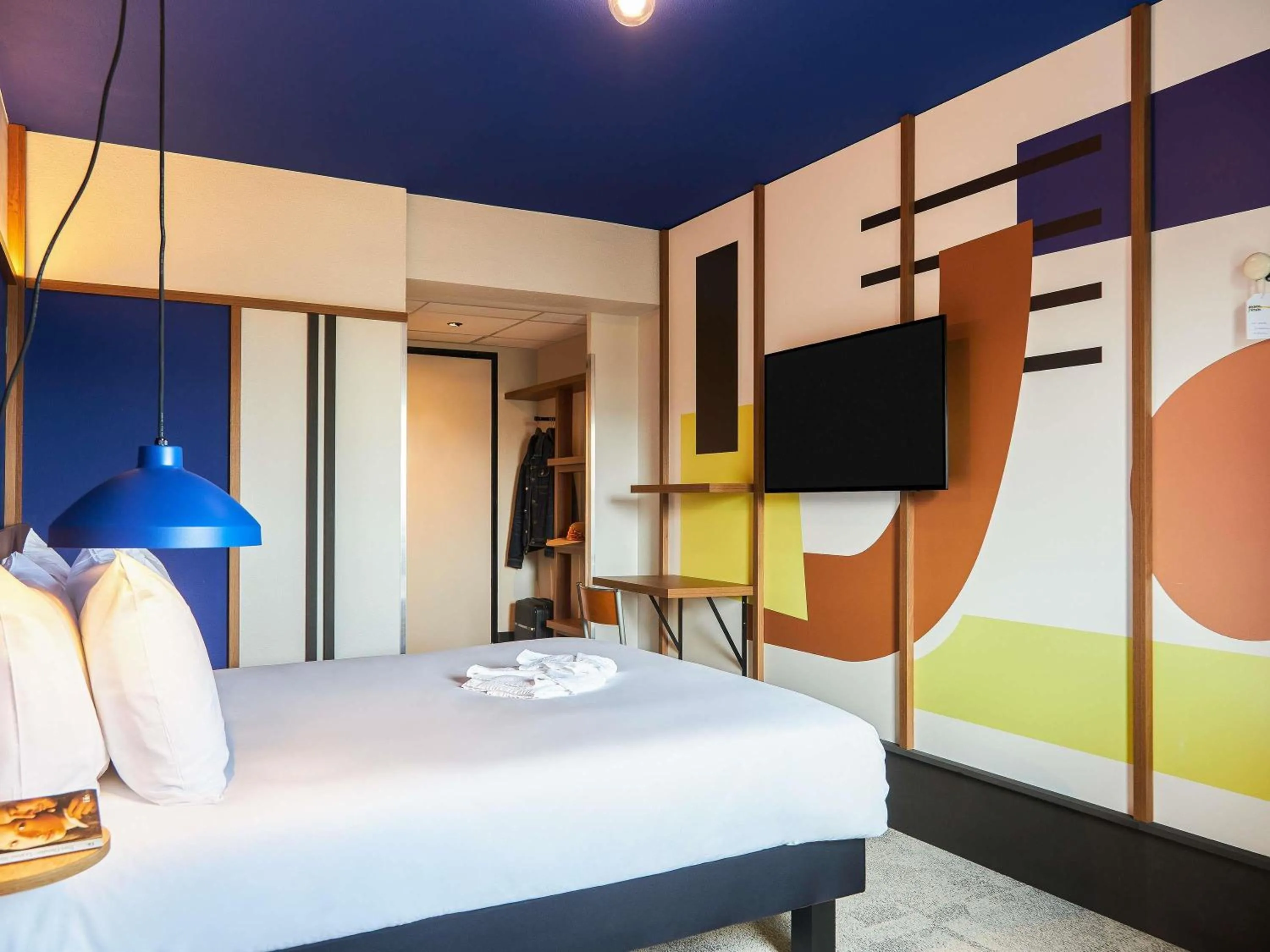 Bedroom, Bed in greet hotel Marseille Parc Chanot Velodrome