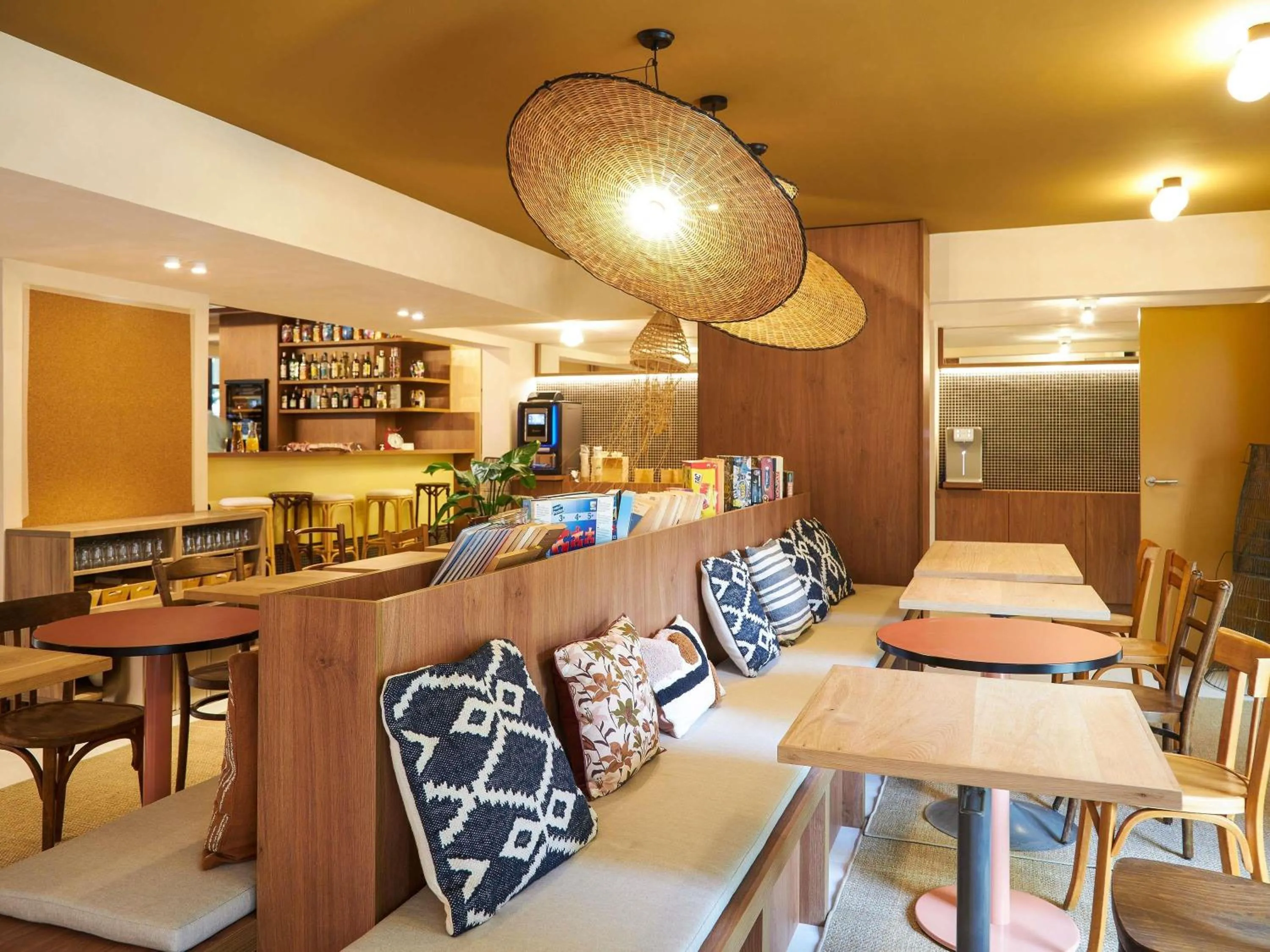 Restaurant/places to eat in greet hotel Marseille Parc Chanot Velodrome by Accor