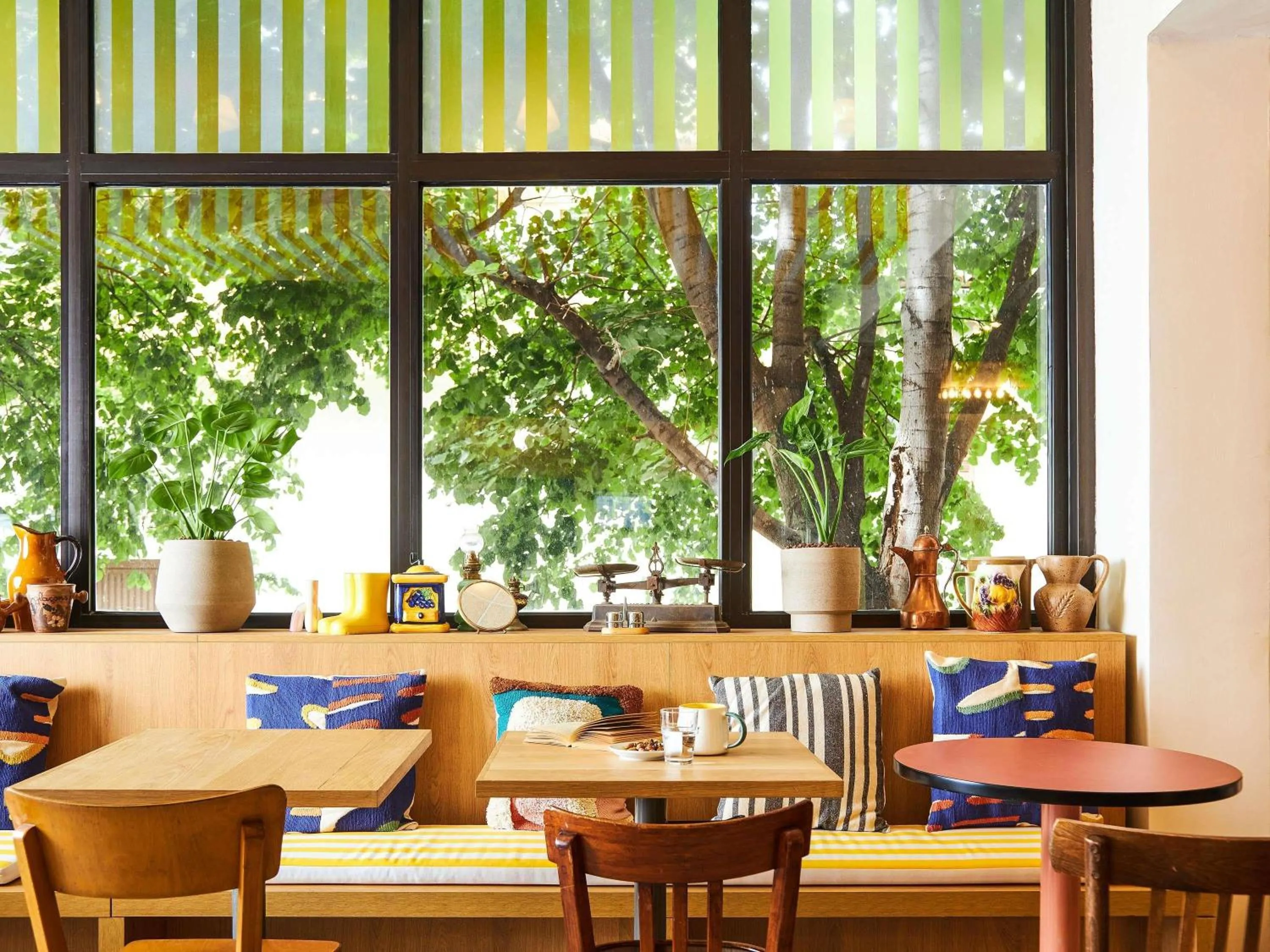 Property building in greet hotel Marseille Parc Chanot Velodrome