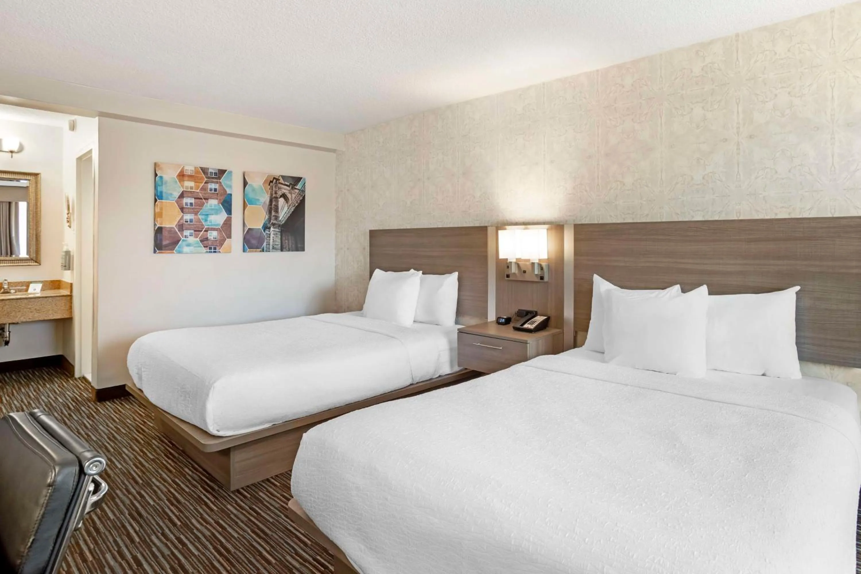 Bedroom, Bed in Best Western Mill River Manor