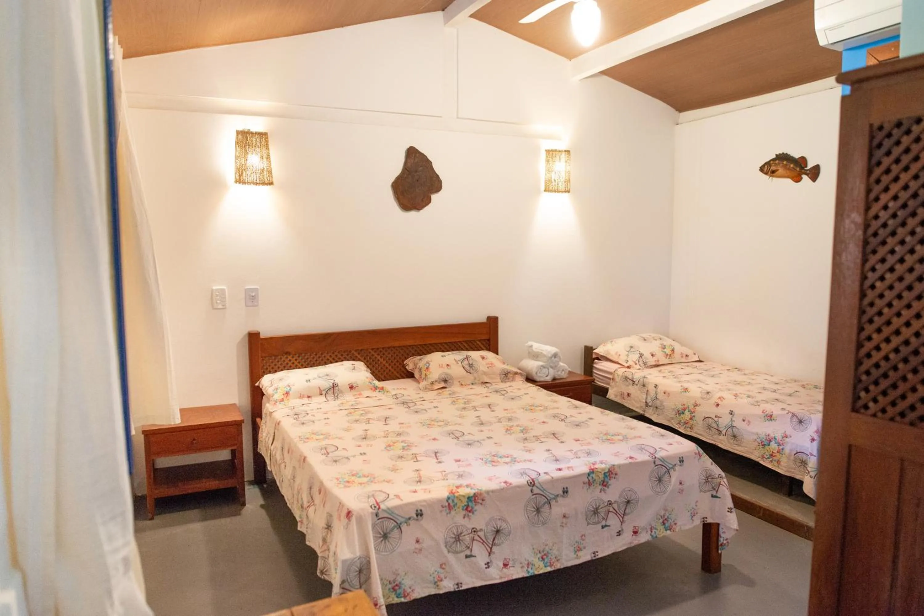 Photo of the whole room, Bed in Pousada Luar das Águas