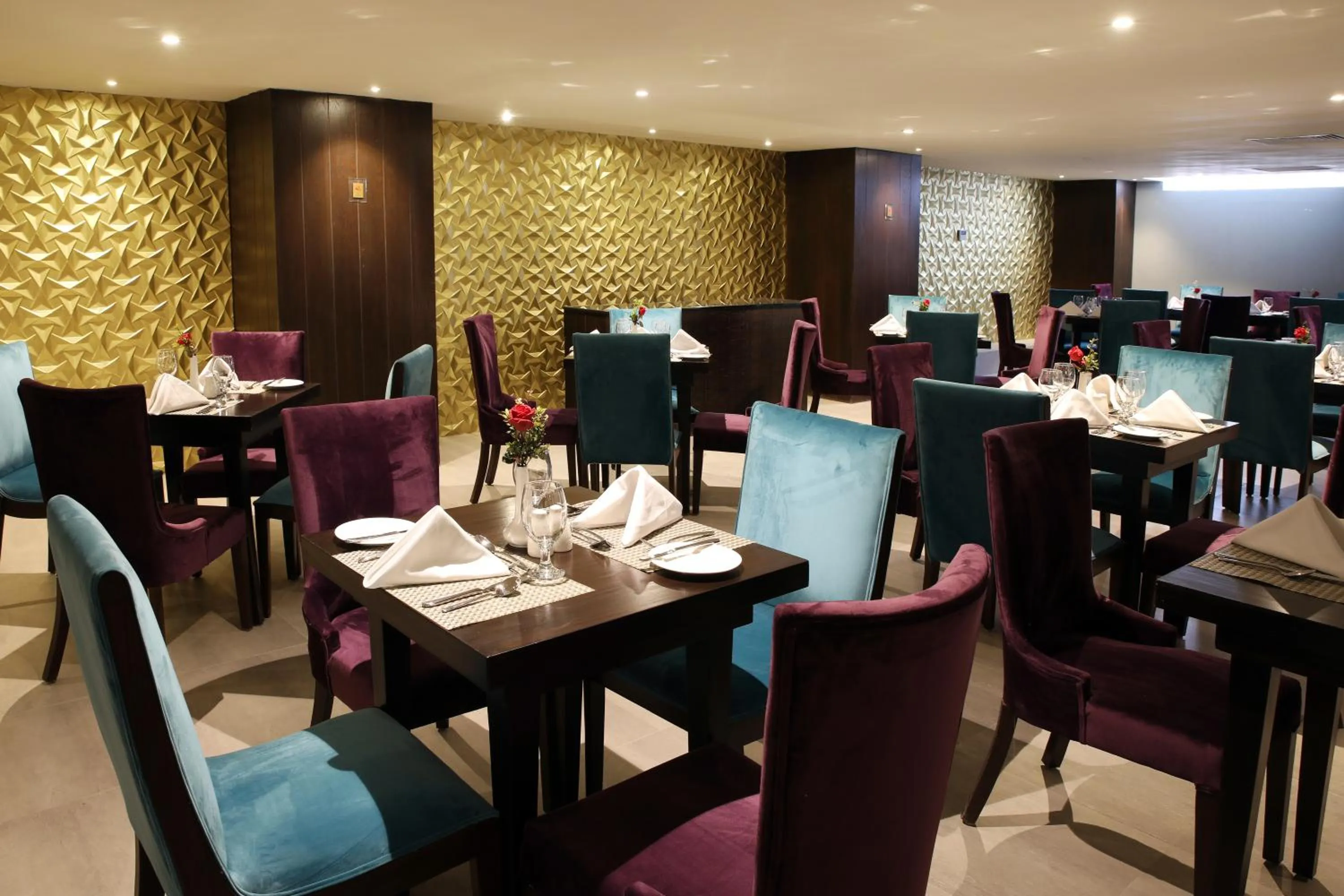 Restaurant/places to eat in Avari Xpress, Islamabad