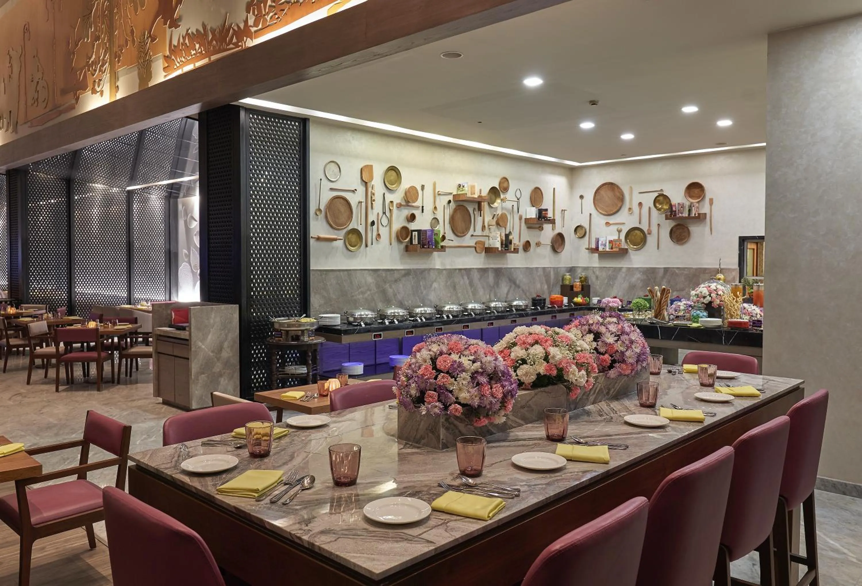 Restaurant/places to eat in Vivanta Kolkata EM Bypass