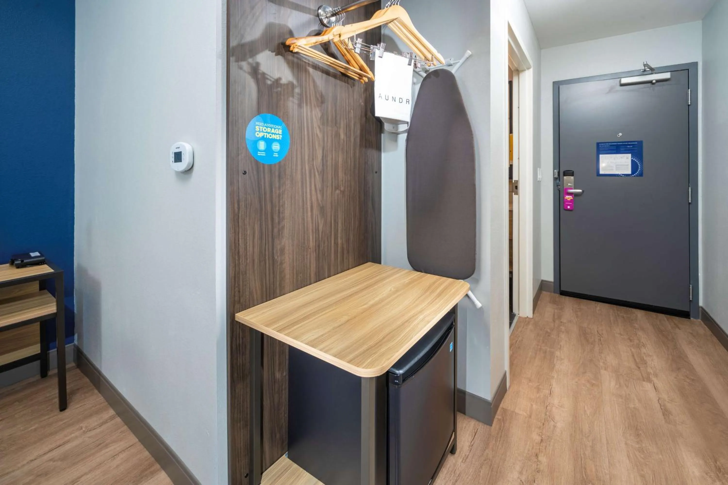 Photo of the whole room in Tru By Hilton Minneapolis Mall of America