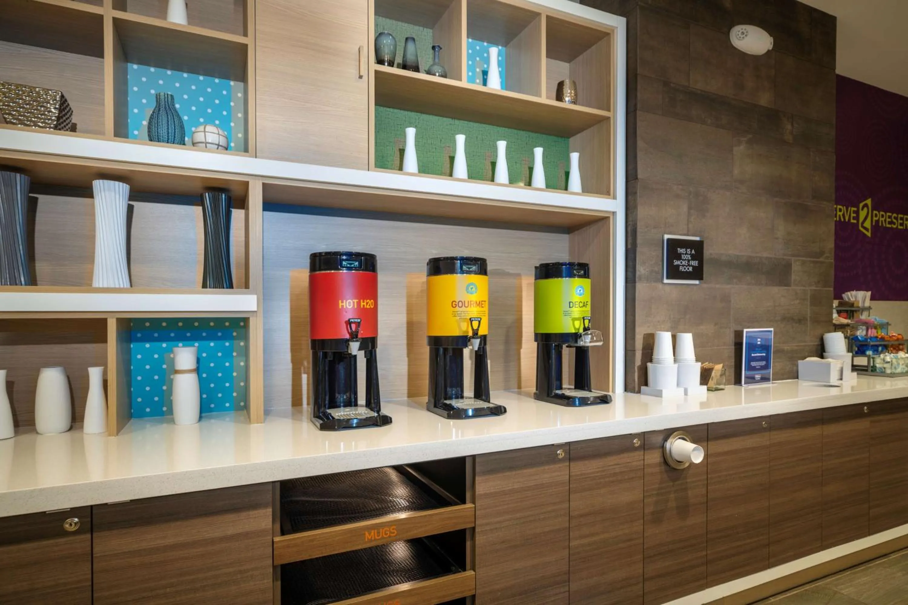 Coffee/tea facilities in Tru By Hilton Minneapolis Mall of America