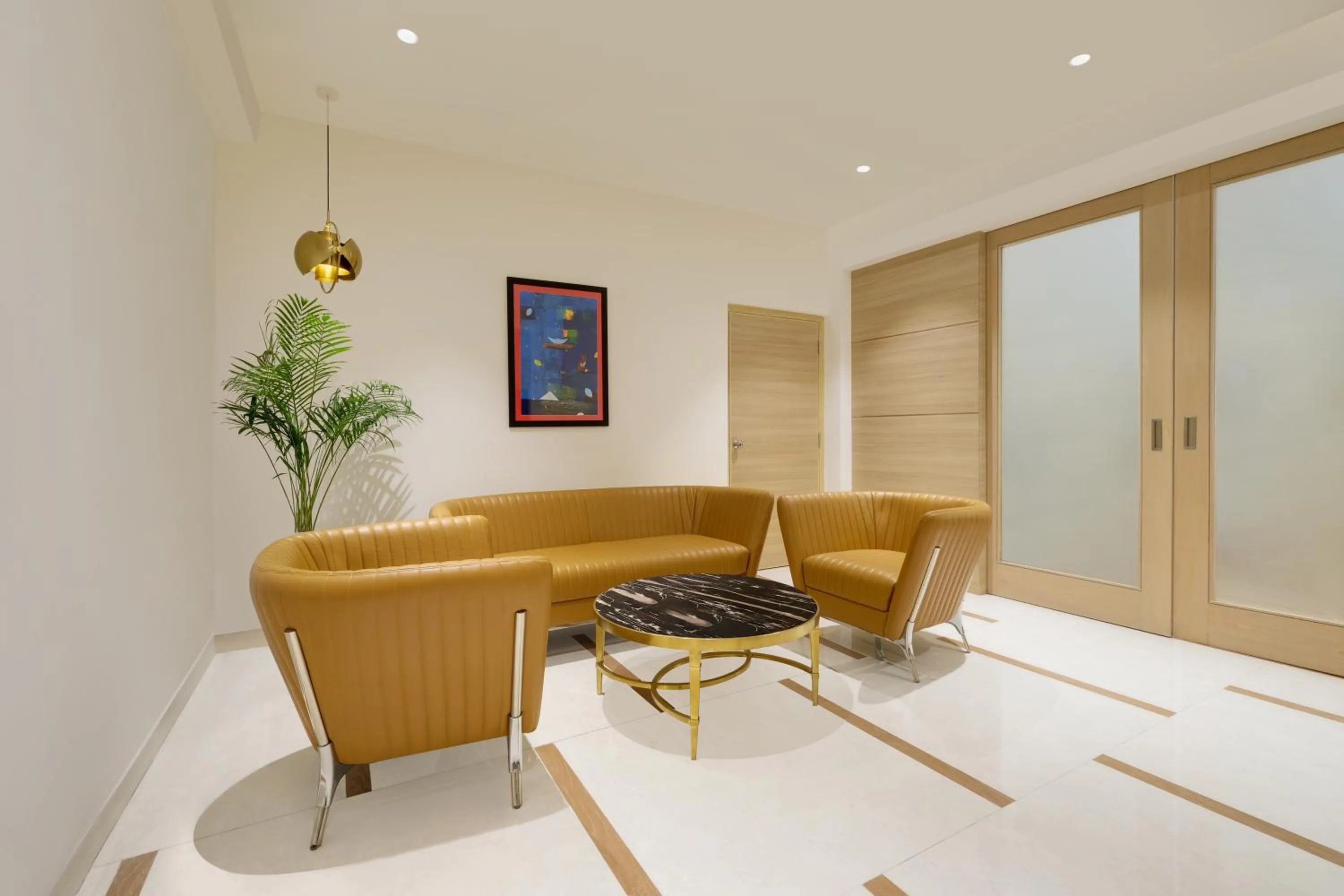 Living room in Red Fox by Lemon Tree Hotels, Vijayawada