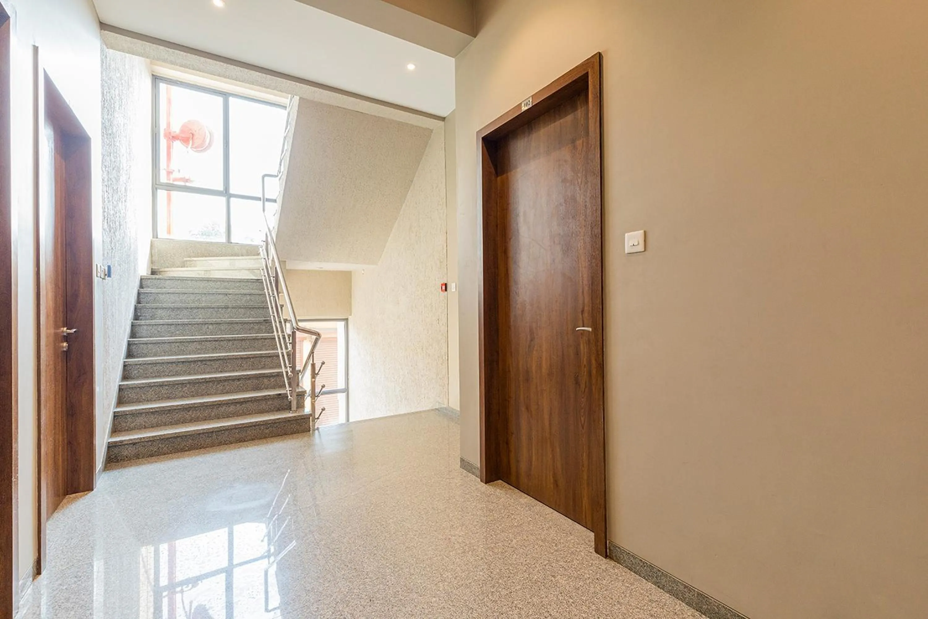 Property building in Hotel Seven Oaks