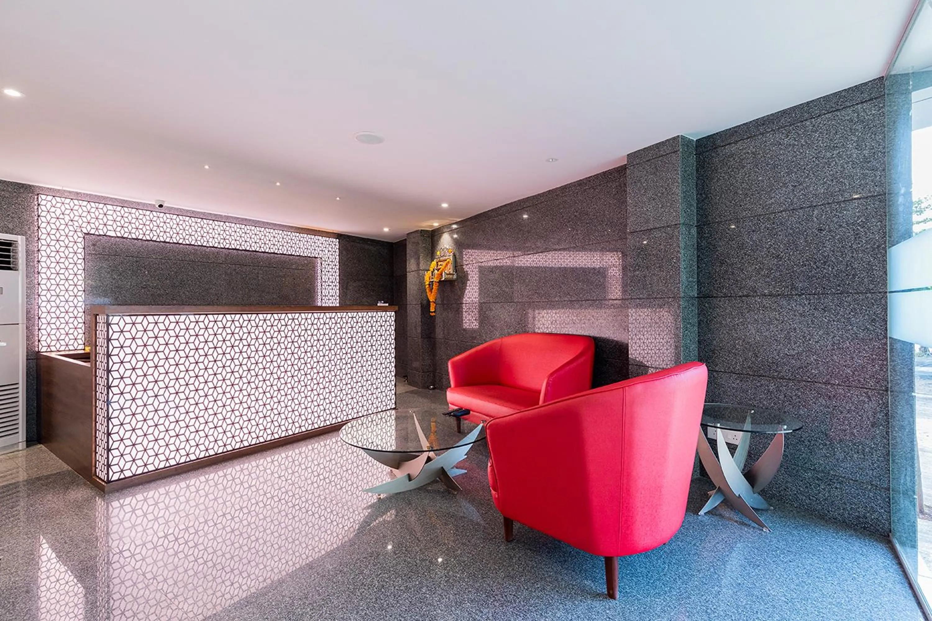 Lobby or reception in Hotel Seven Oaks