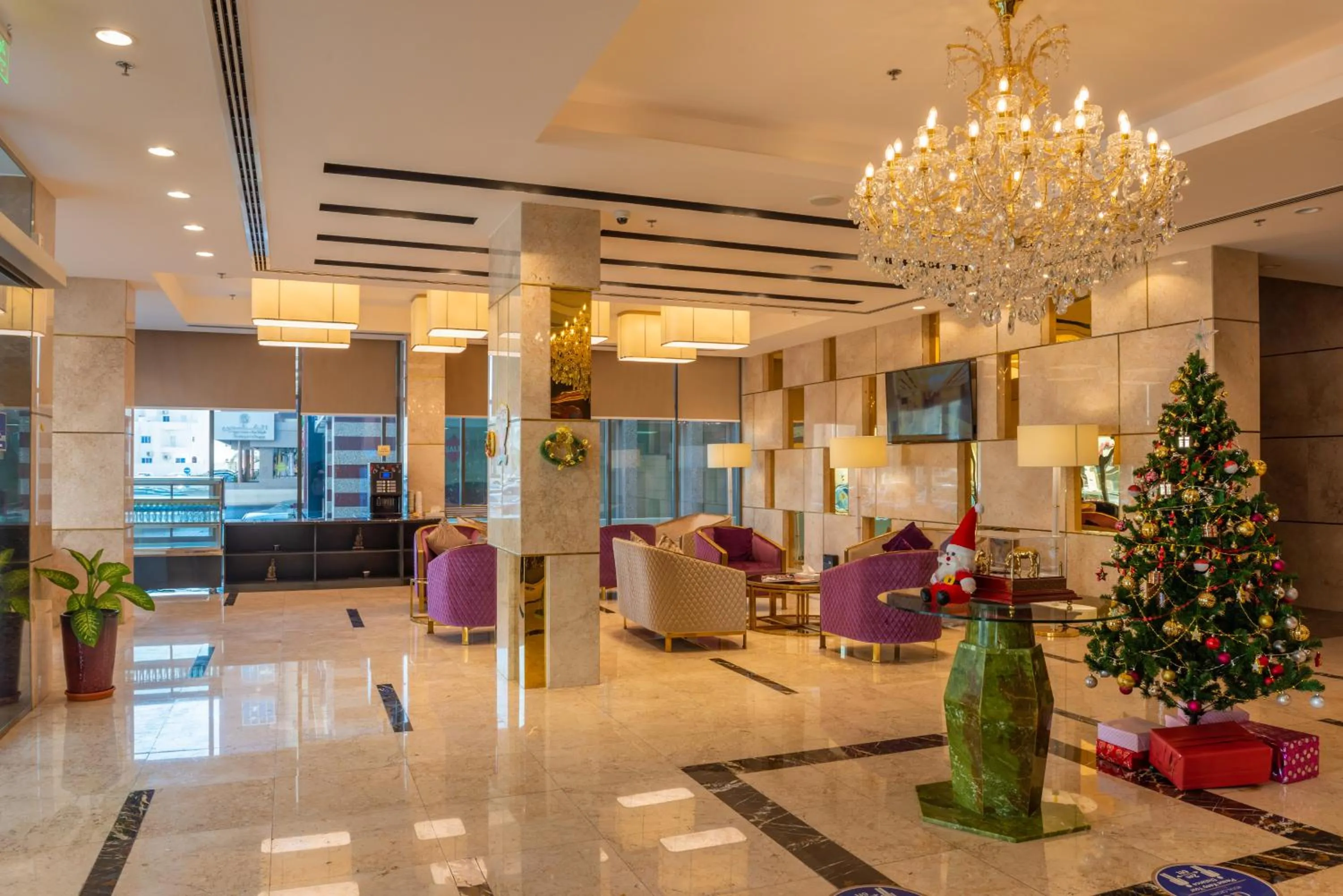 Lobby or reception in Royal Crown Hotel